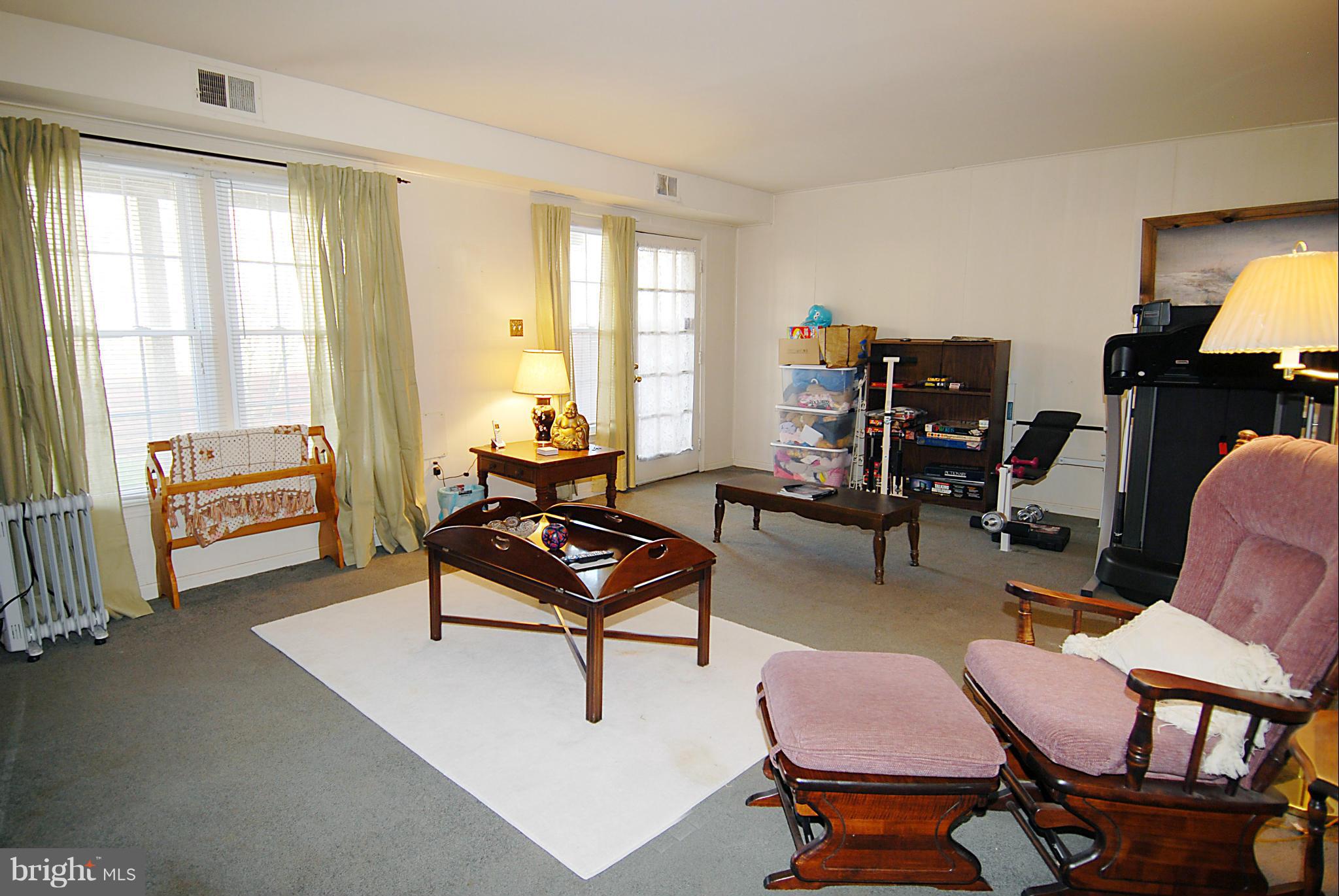 GREENWICH HILL - Residential