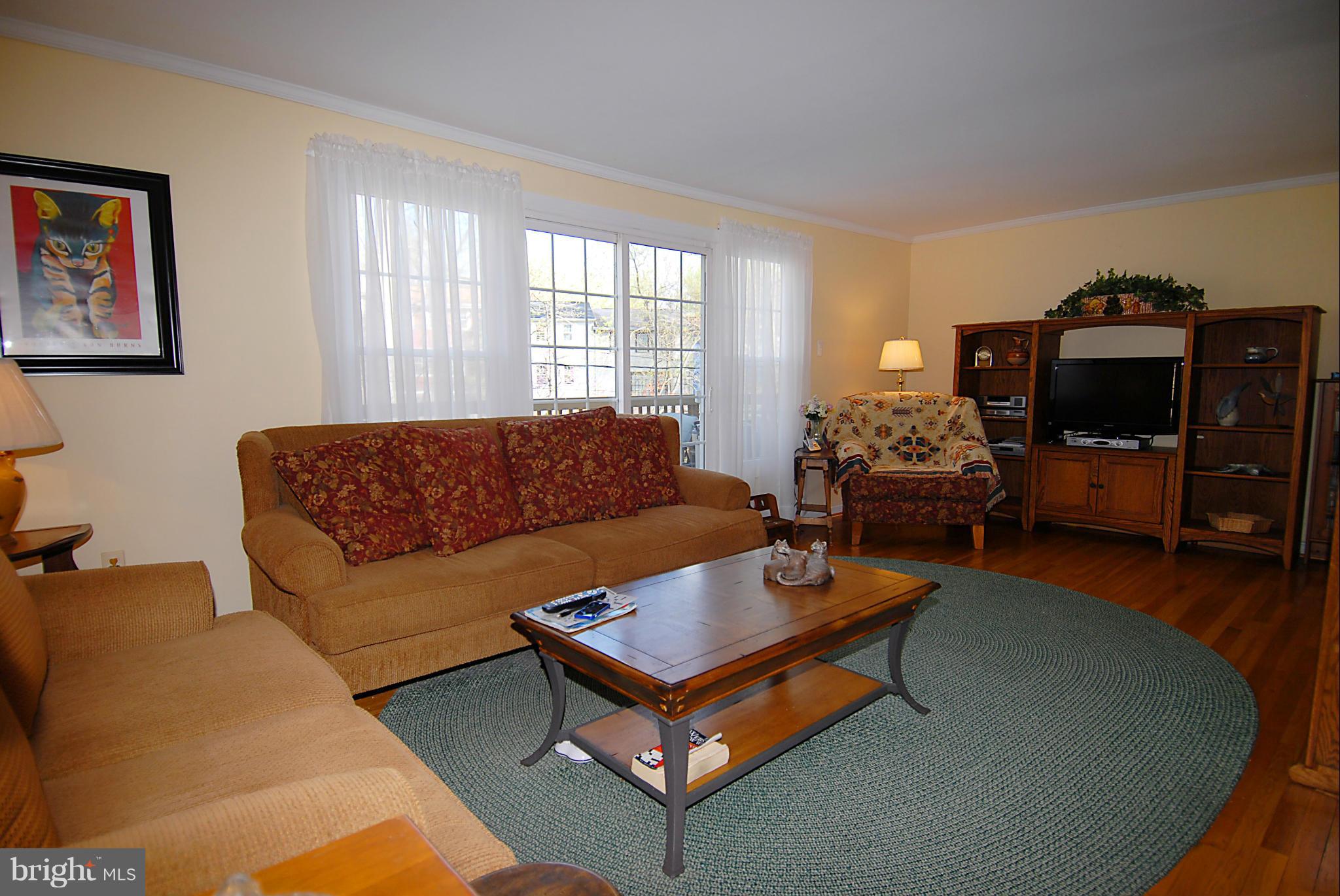 GREENWICH HILL - Residential