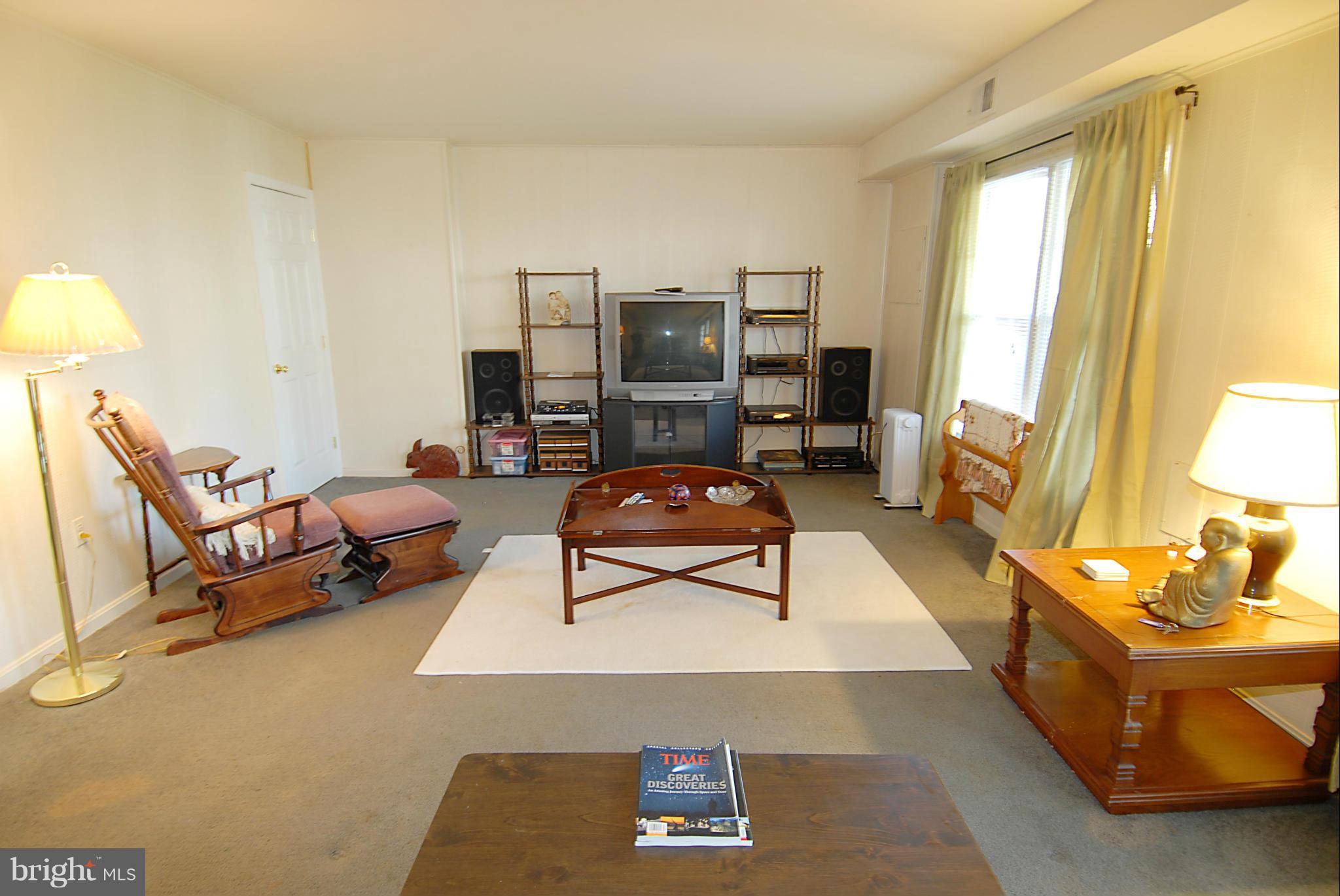 GREENWICH HILL - Residential