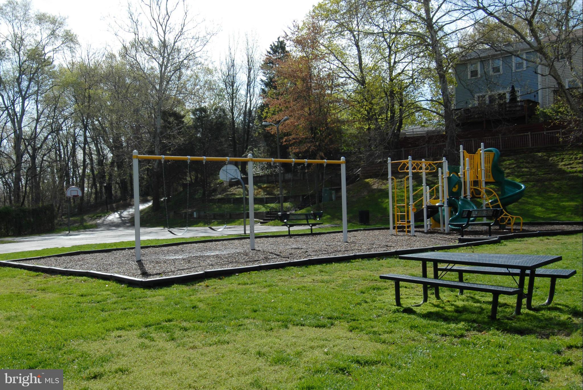 GREENWICH HILL - Residential