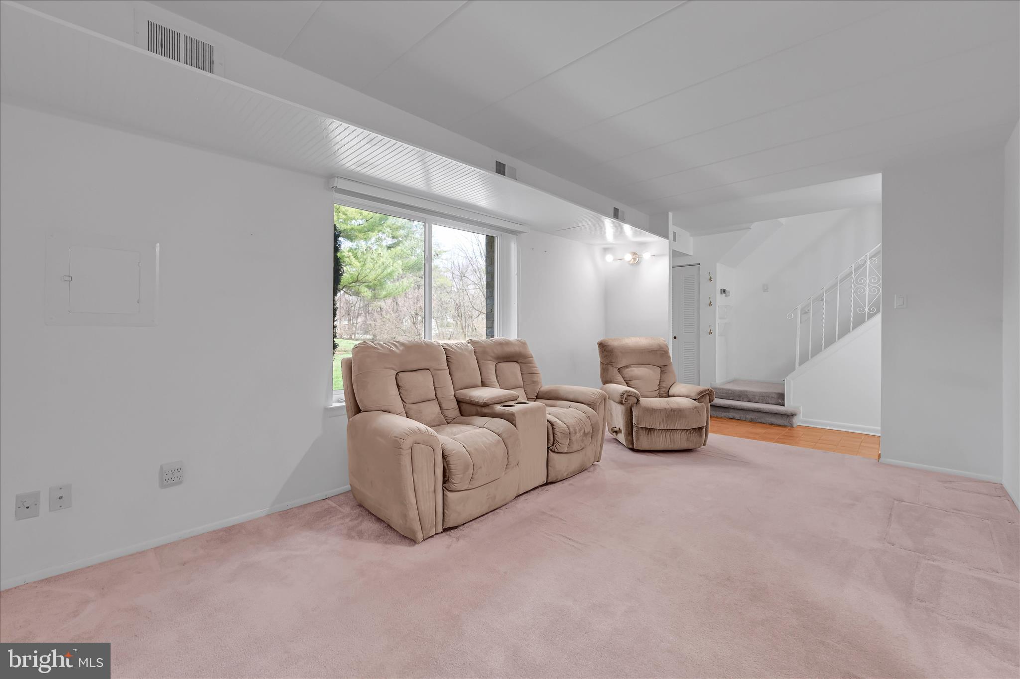 402 VILLAGE WALK 402