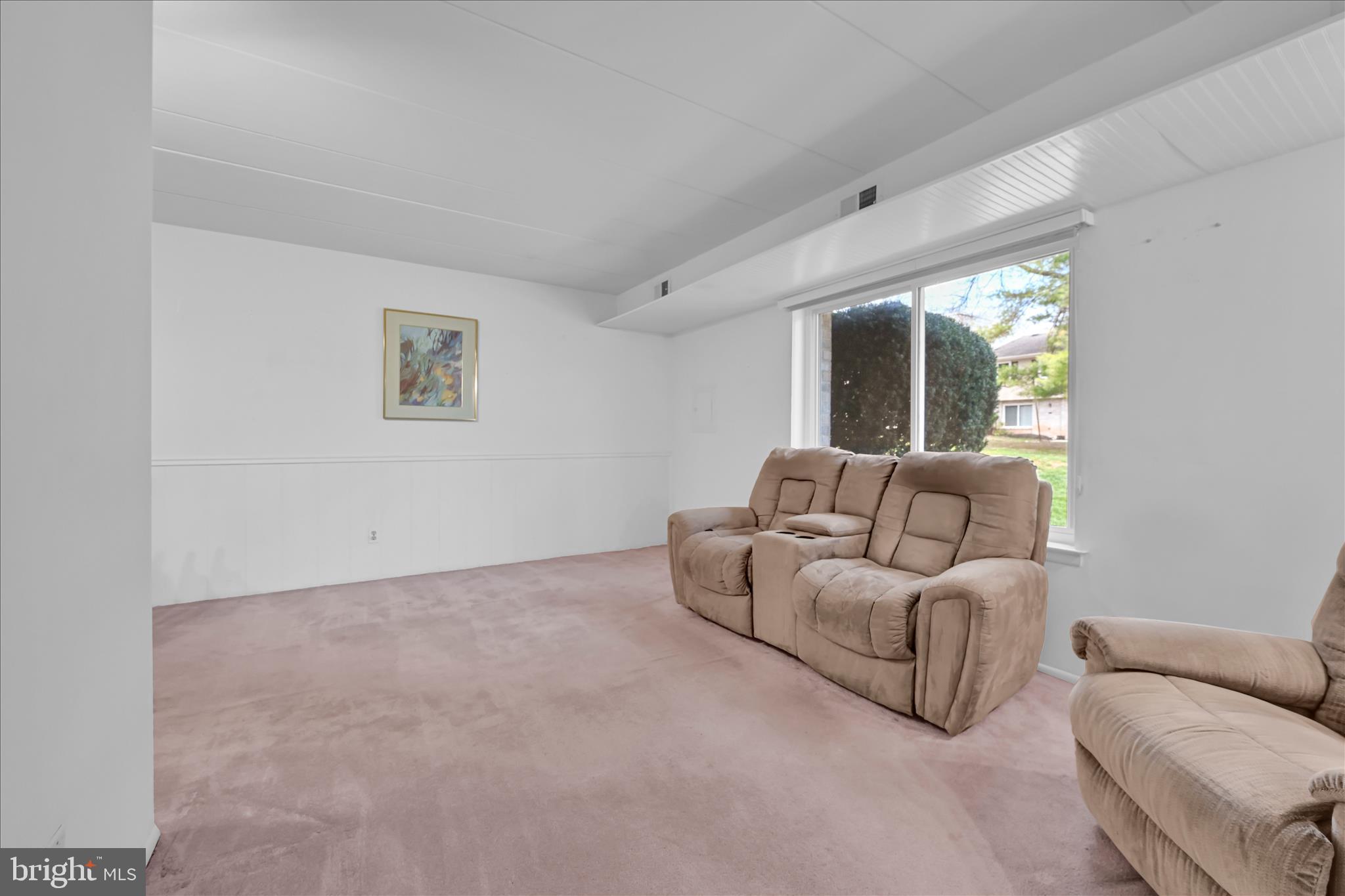 402 VILLAGE WALK 402