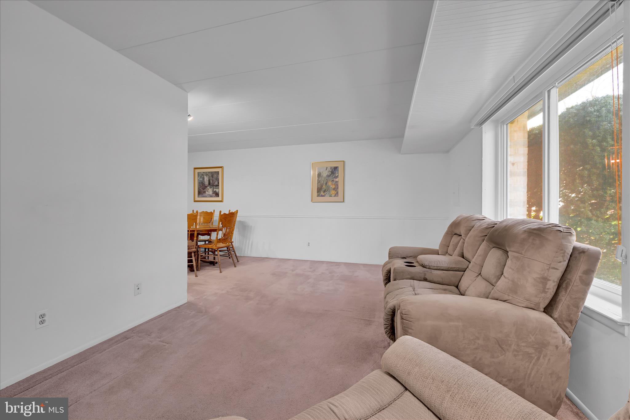 402 VILLAGE WALK 402