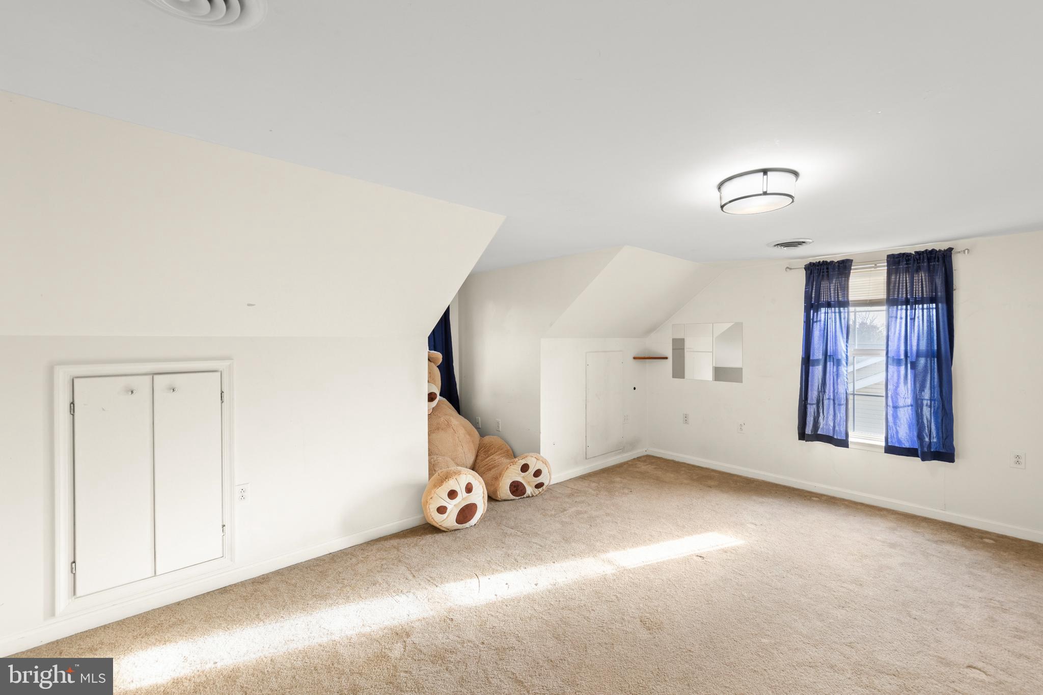 HUNTINGTON MEADOWS - Residential