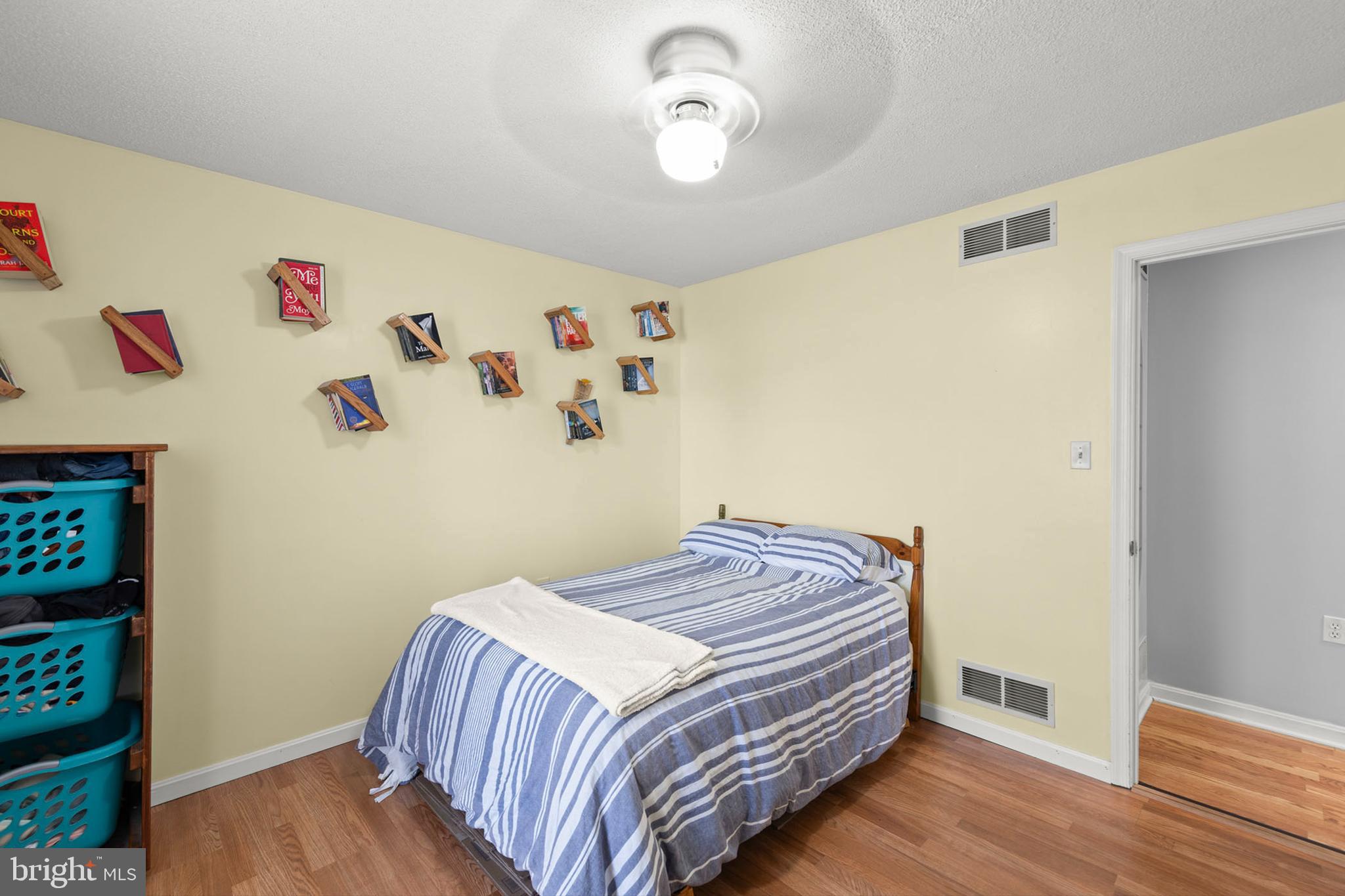 HUNTINGTON MEADOWS - Residential