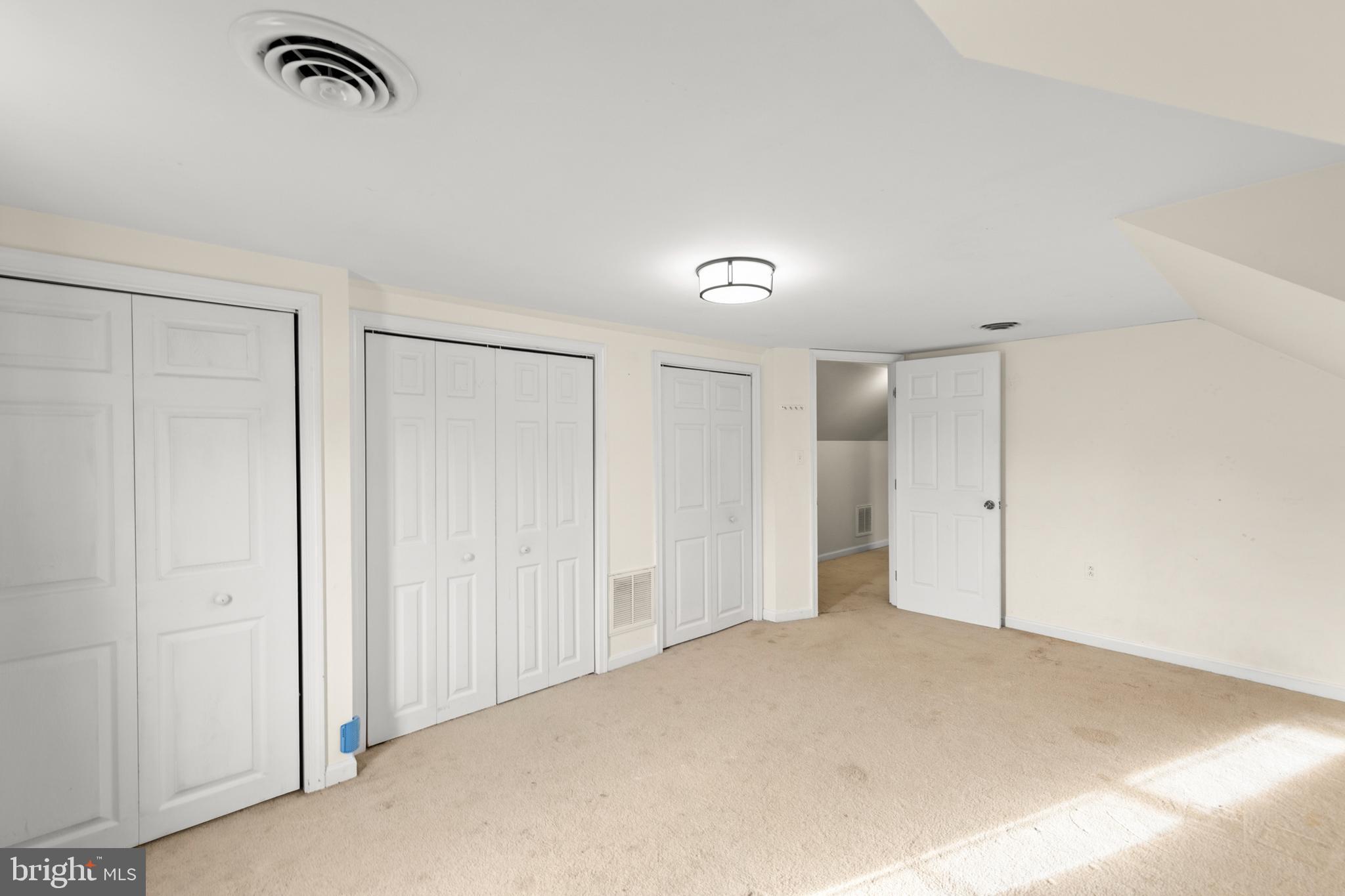 HUNTINGTON MEADOWS - Residential