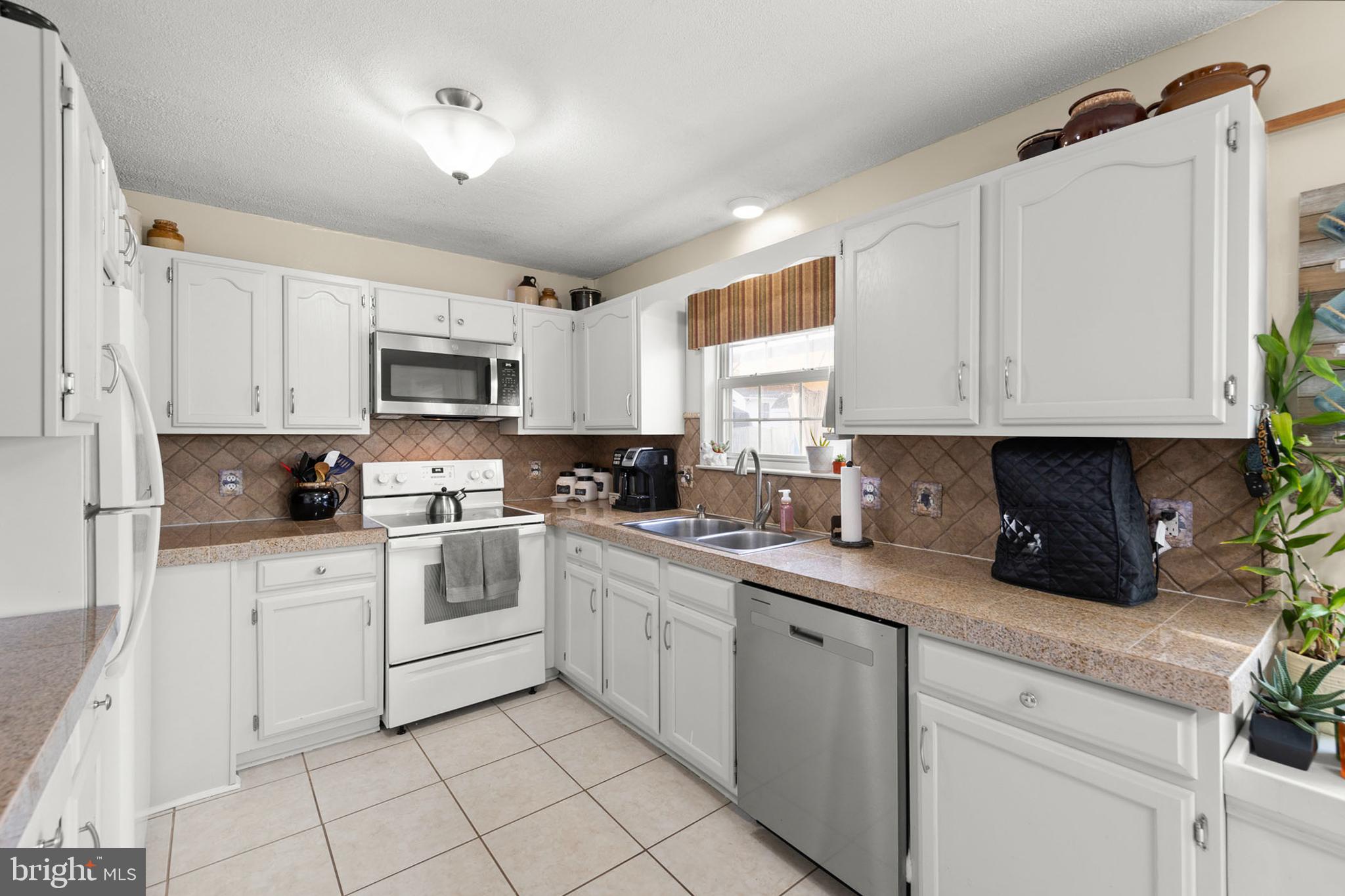 HUNTINGTON MEADOWS - Residential