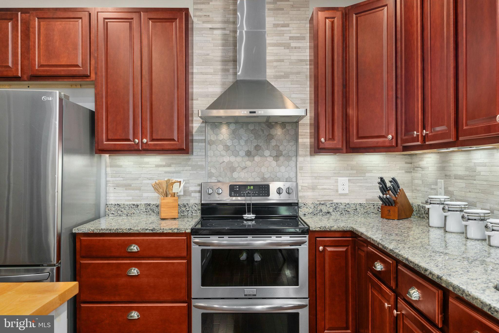 GOLDEN BROOK EST - Residential