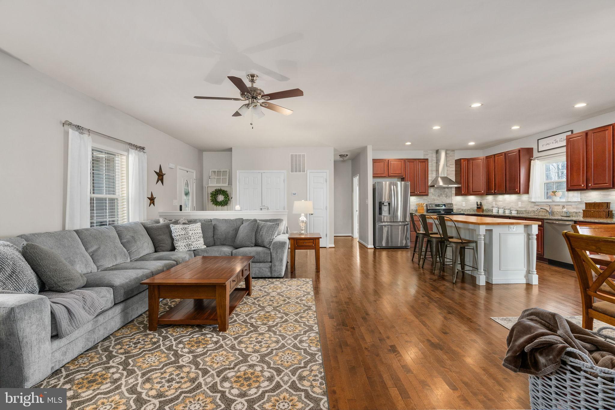 GOLDEN BROOK EST - Residential