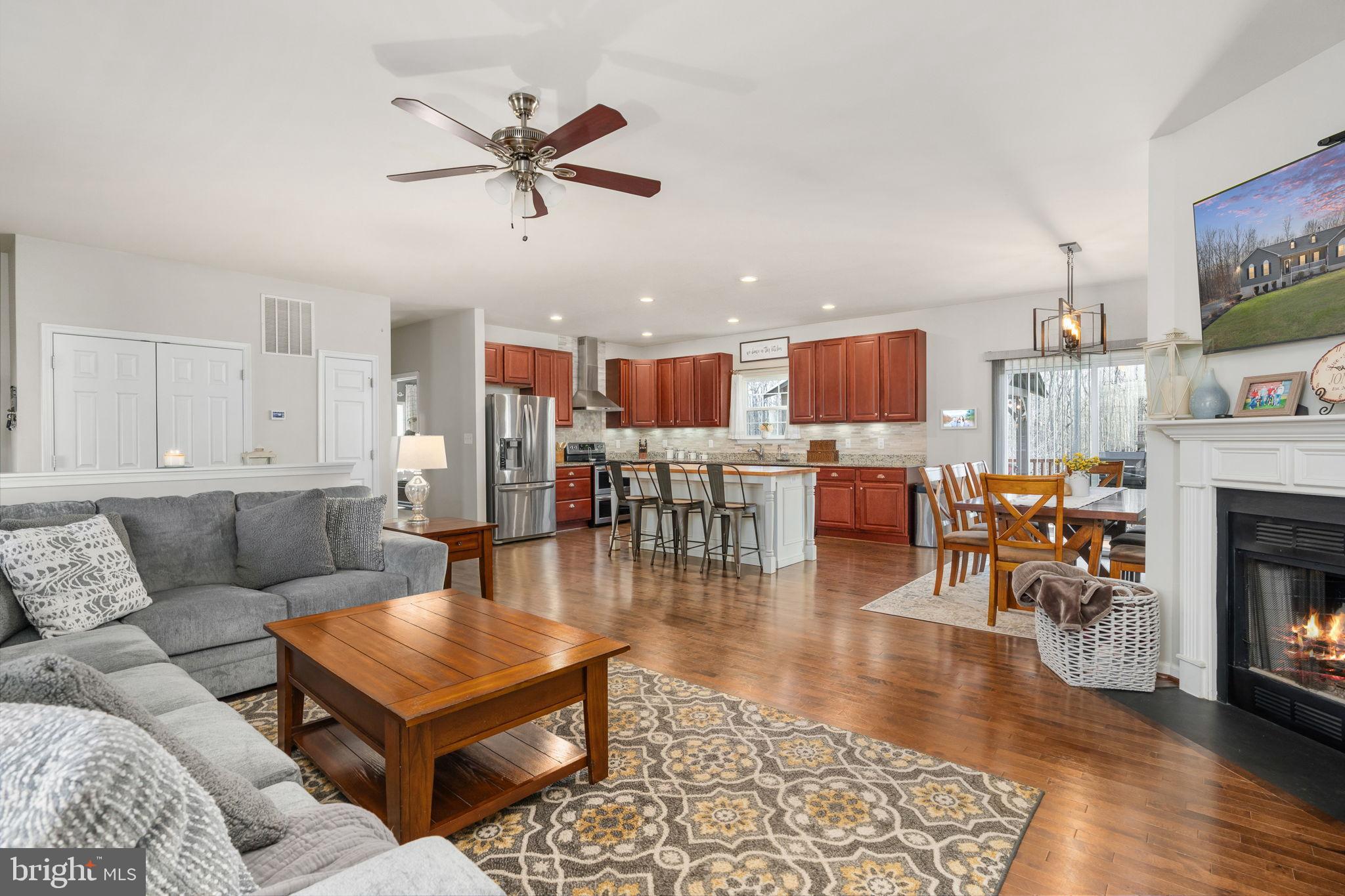 GOLDEN BROOK EST - Residential