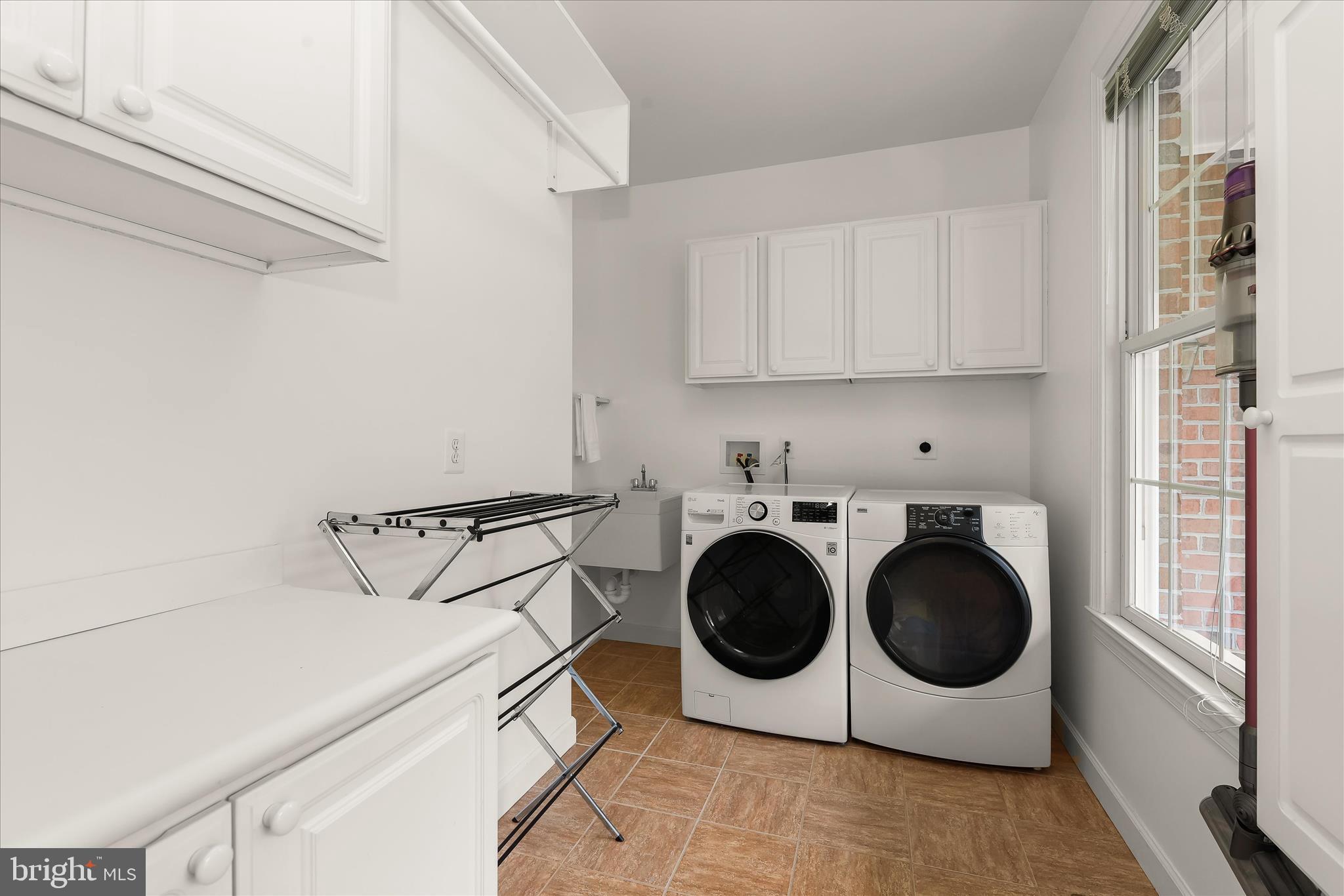 SUMMER HILL - Residential