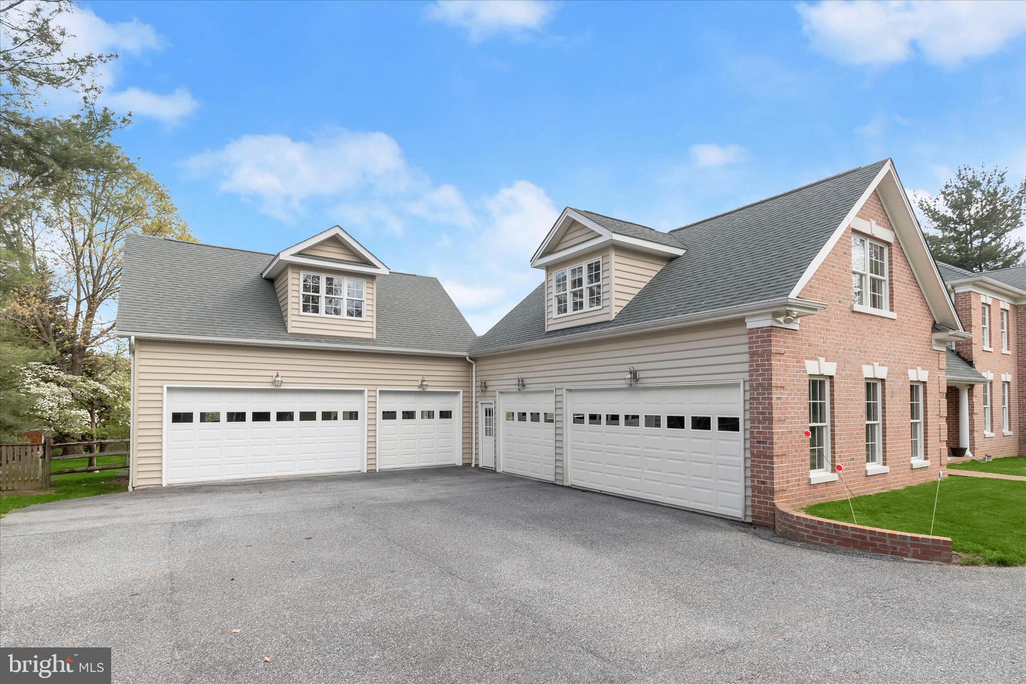 SUMMER HILL - Residential