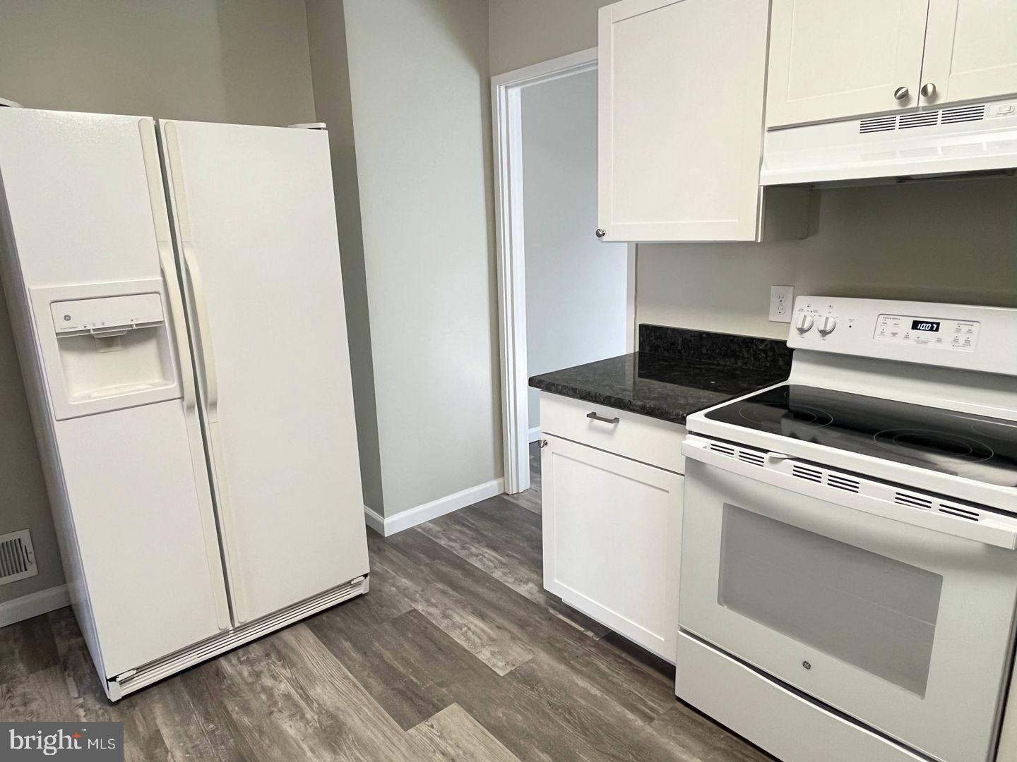 CYRANDALL VALLEY NORTH - Residential Lease