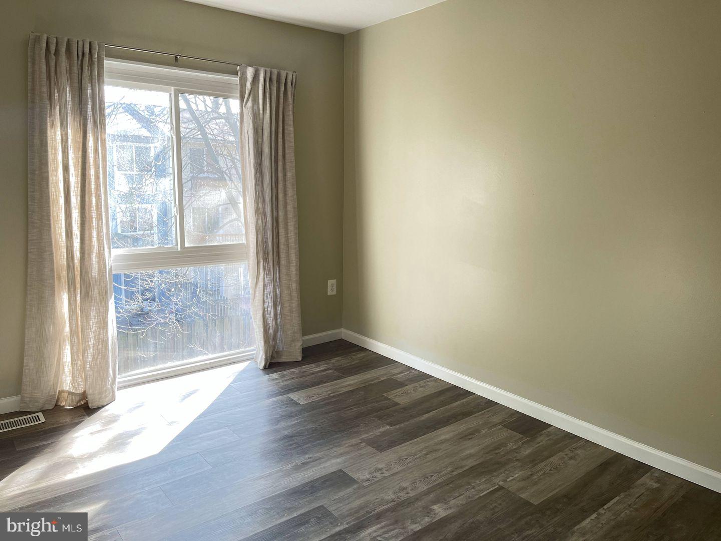 CYRANDALL VALLEY NORTH - Residential Lease