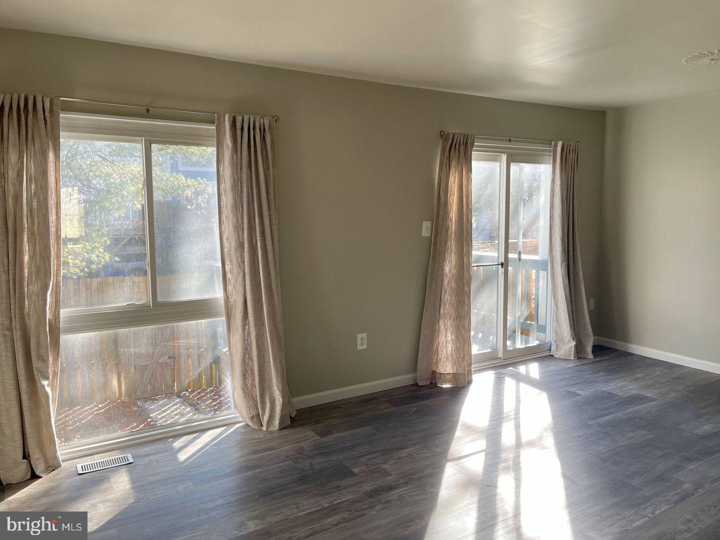 CYRANDALL VALLEY NORTH - Residential Lease