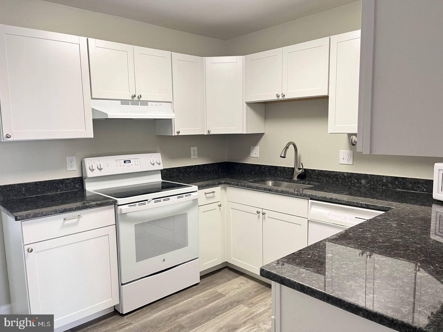 CYRANDALL VALLEY NORTH - Residential Lease