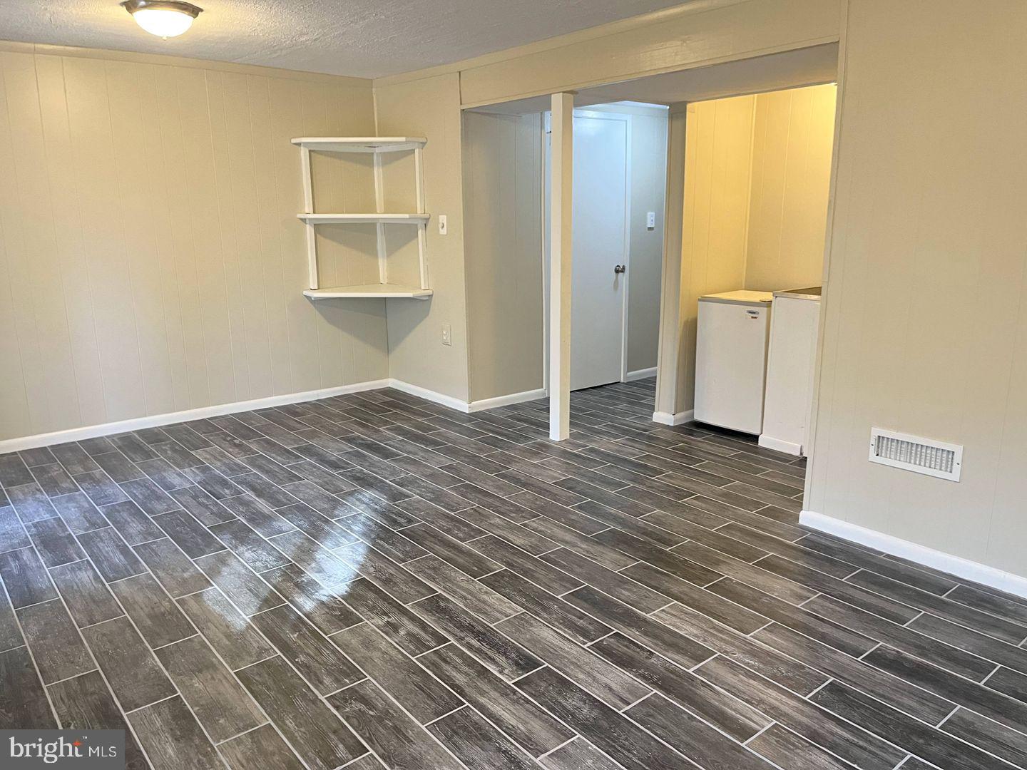 CYRANDALL VALLEY NORTH - Residential Lease