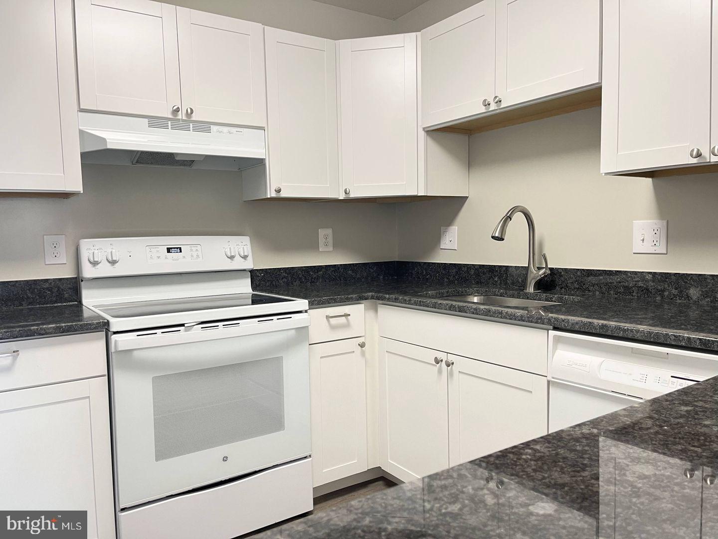 CYRANDALL VALLEY NORTH - Residential Lease