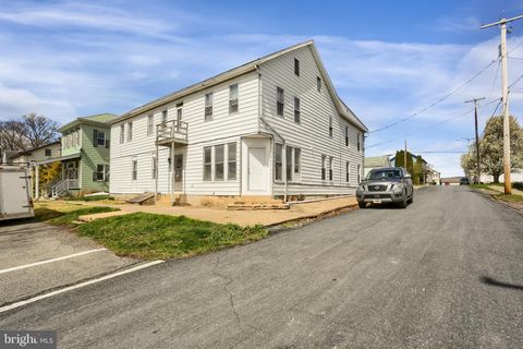 Photo of 135 E Market Street, BERRYSBURG, PA 17005 (MLS # PADA2047300)