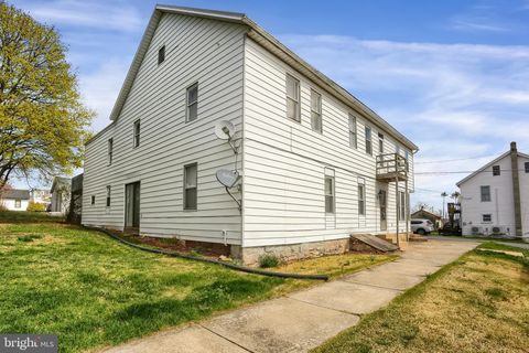 Photo of 135 E Market Street, BERRYSBURG, PA 17005 (MLS # PADA2047300)