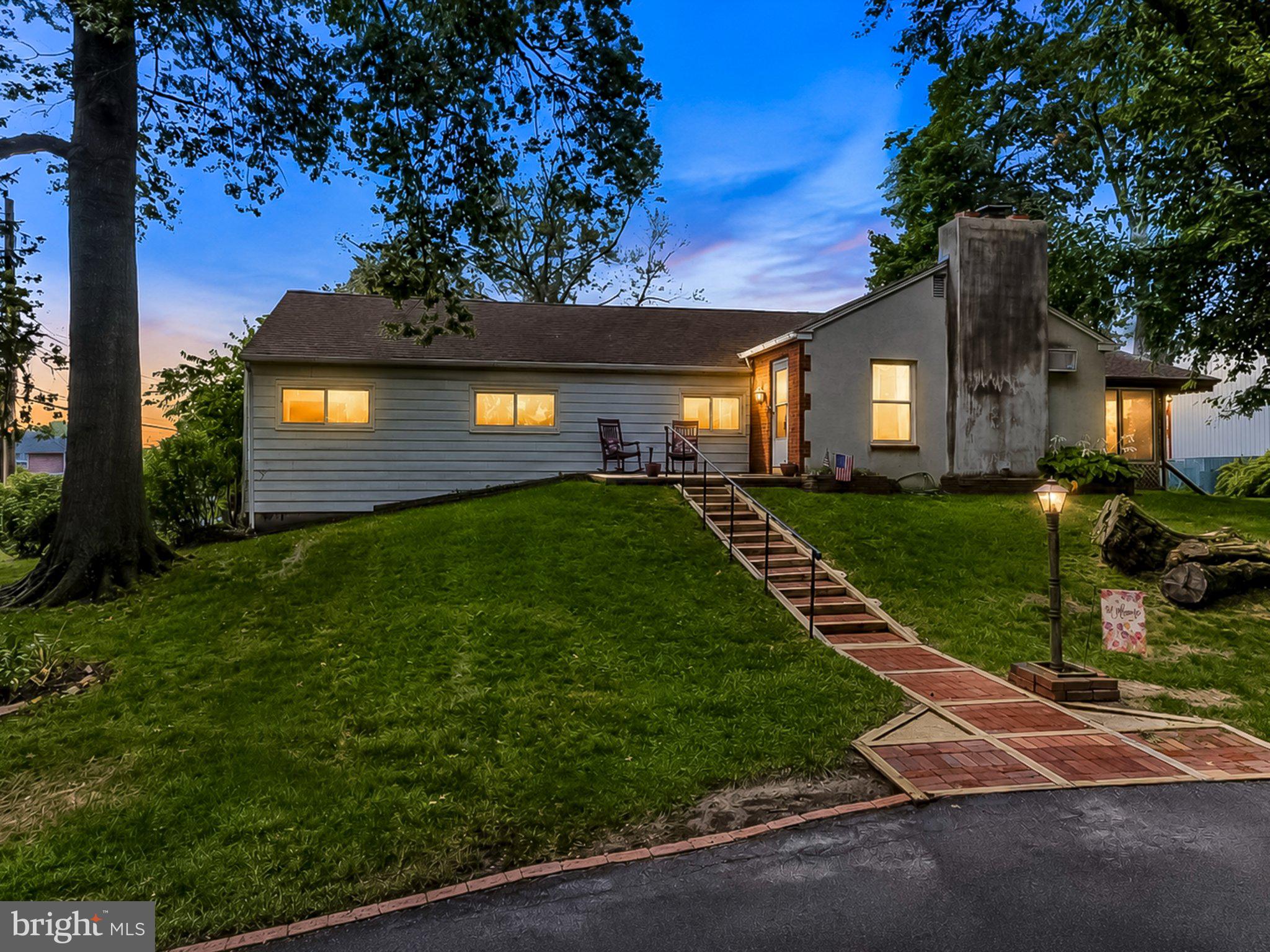 4 N GARFIELD AVENUE