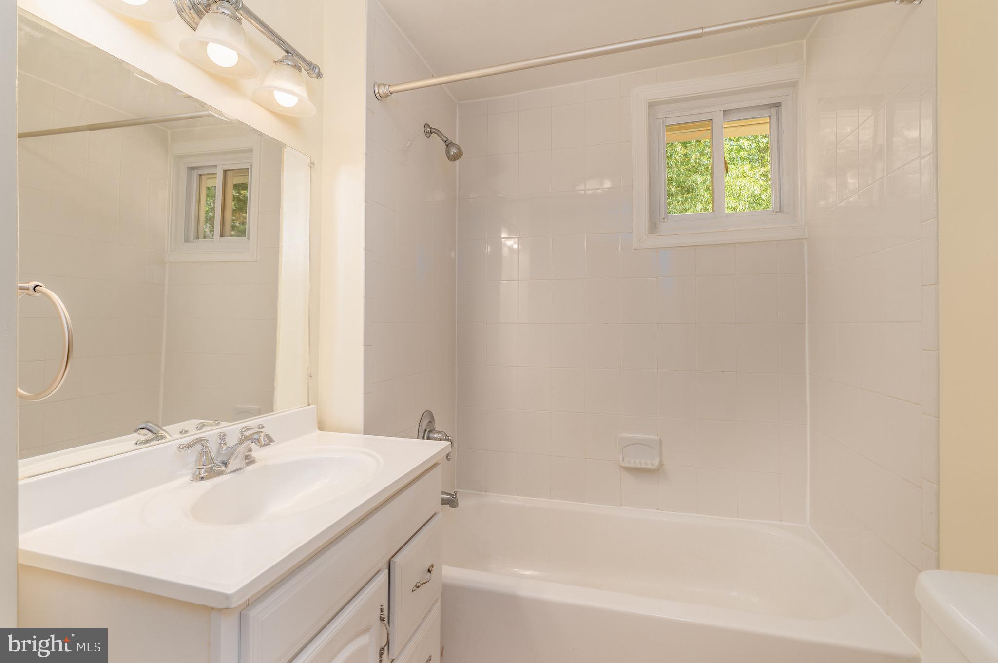 GLEN ECHO HEIGHTS - Residential Lease