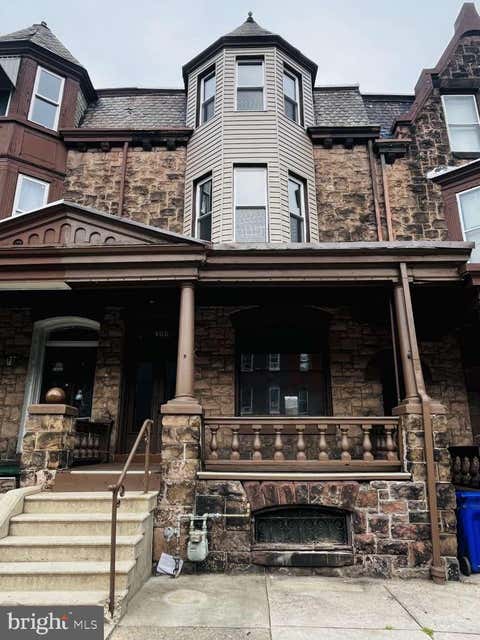 Townhouse For Sale - 409 N 5th Street<br/> READING, PA 19601