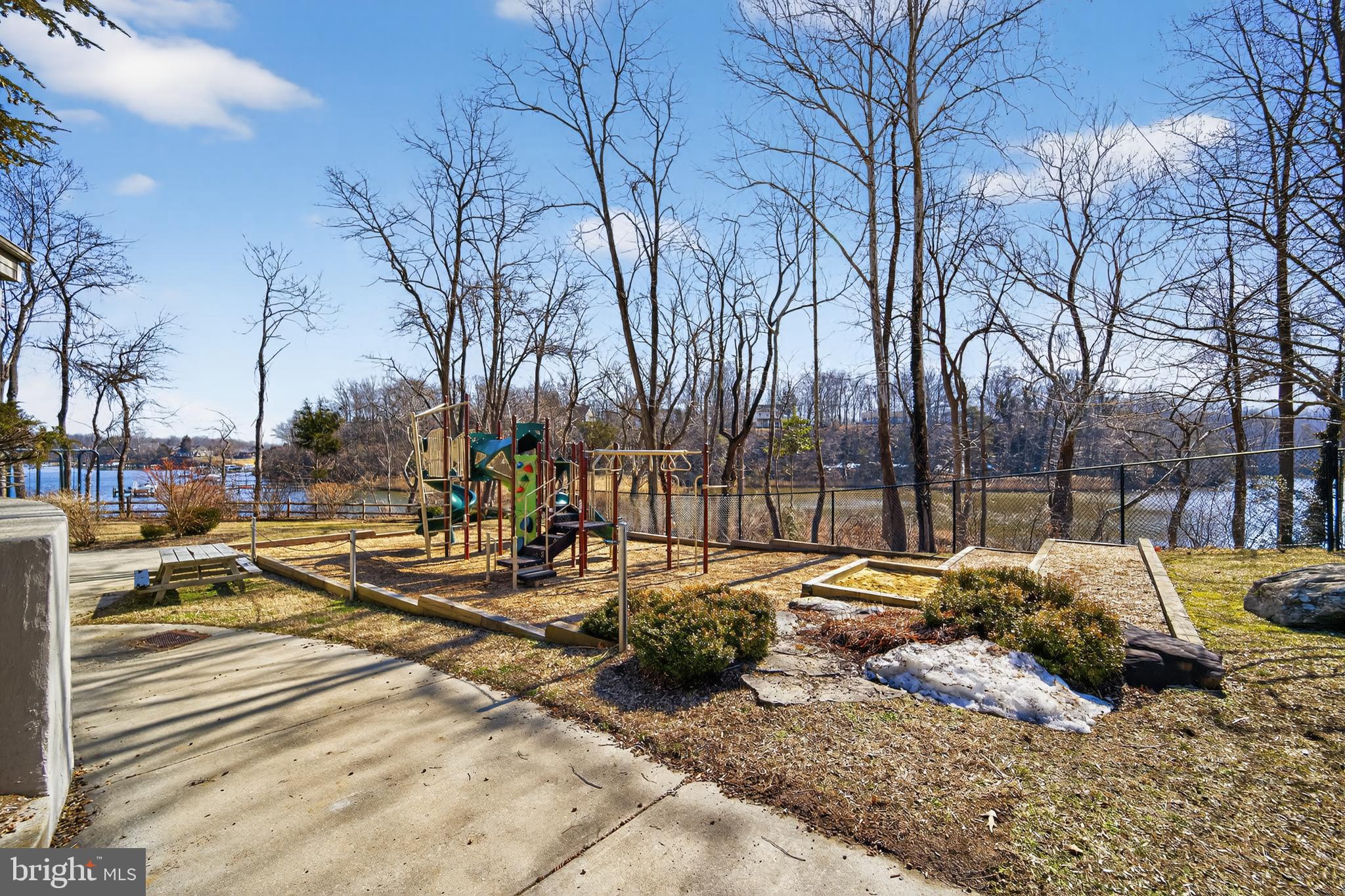 HARBOR HILLS - Residential