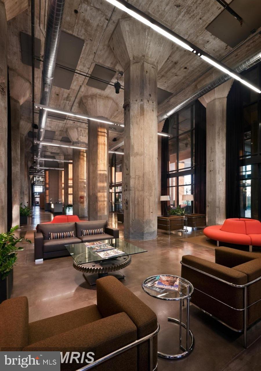 LOCUST POINT - Residential