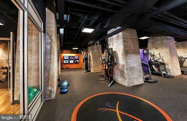 LOCUST POINT - Residential