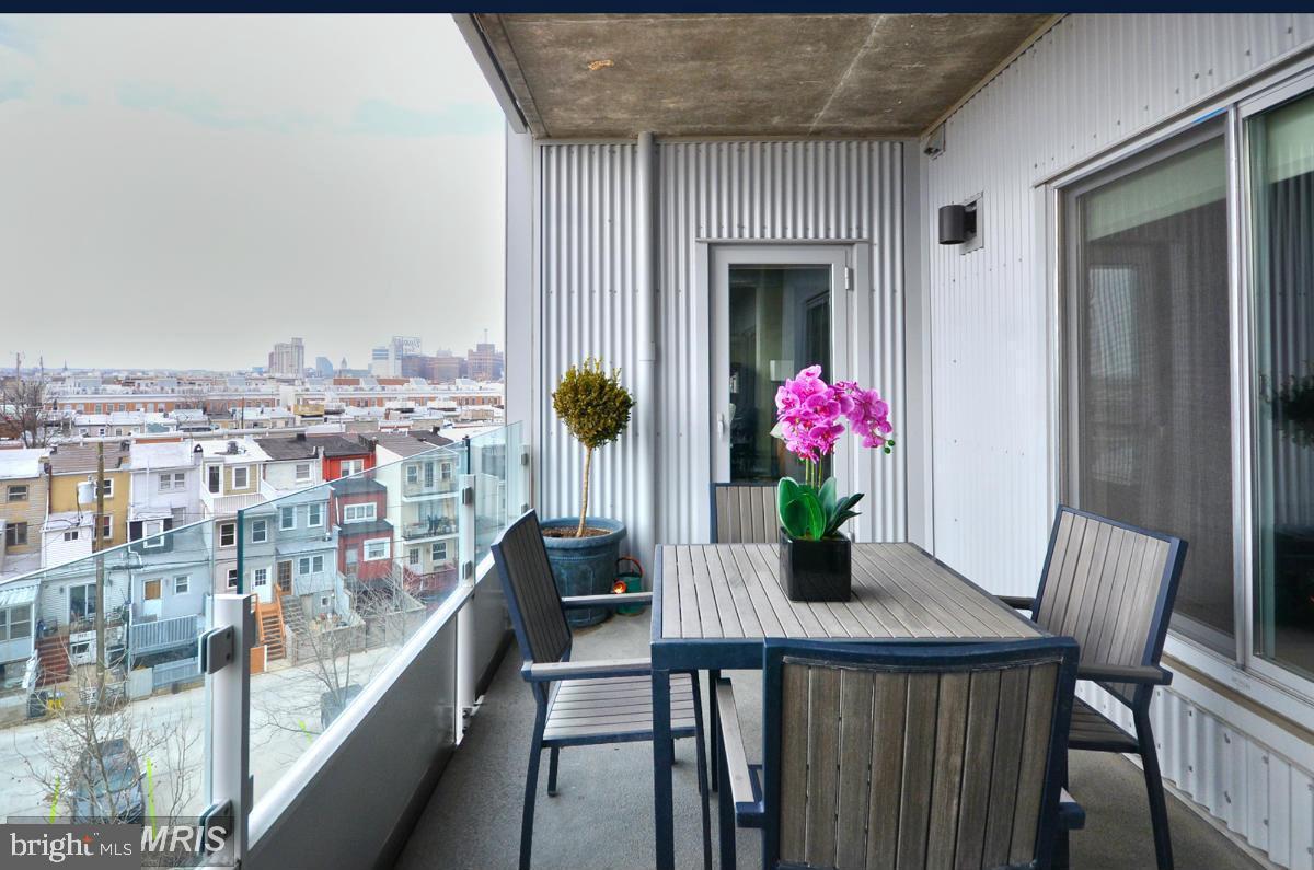 LOCUST POINT - Residential