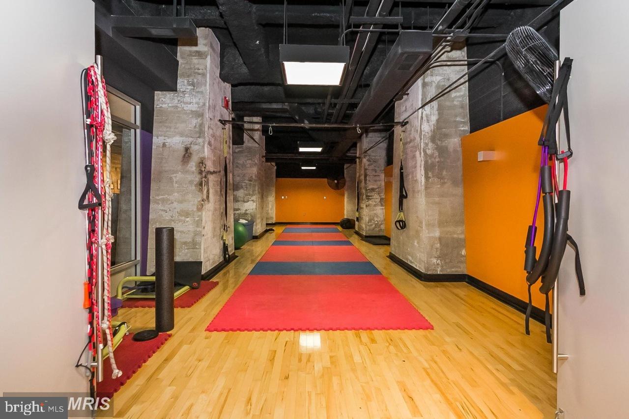 LOCUST POINT - Residential