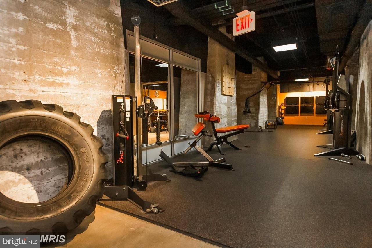 LOCUST POINT - Residential