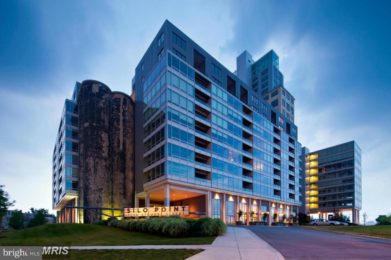 LOCUST POINT - Residential