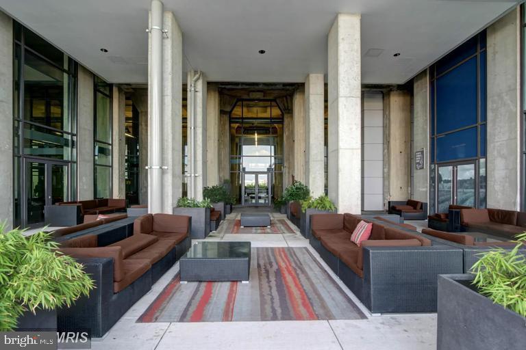 LOCUST POINT - Residential