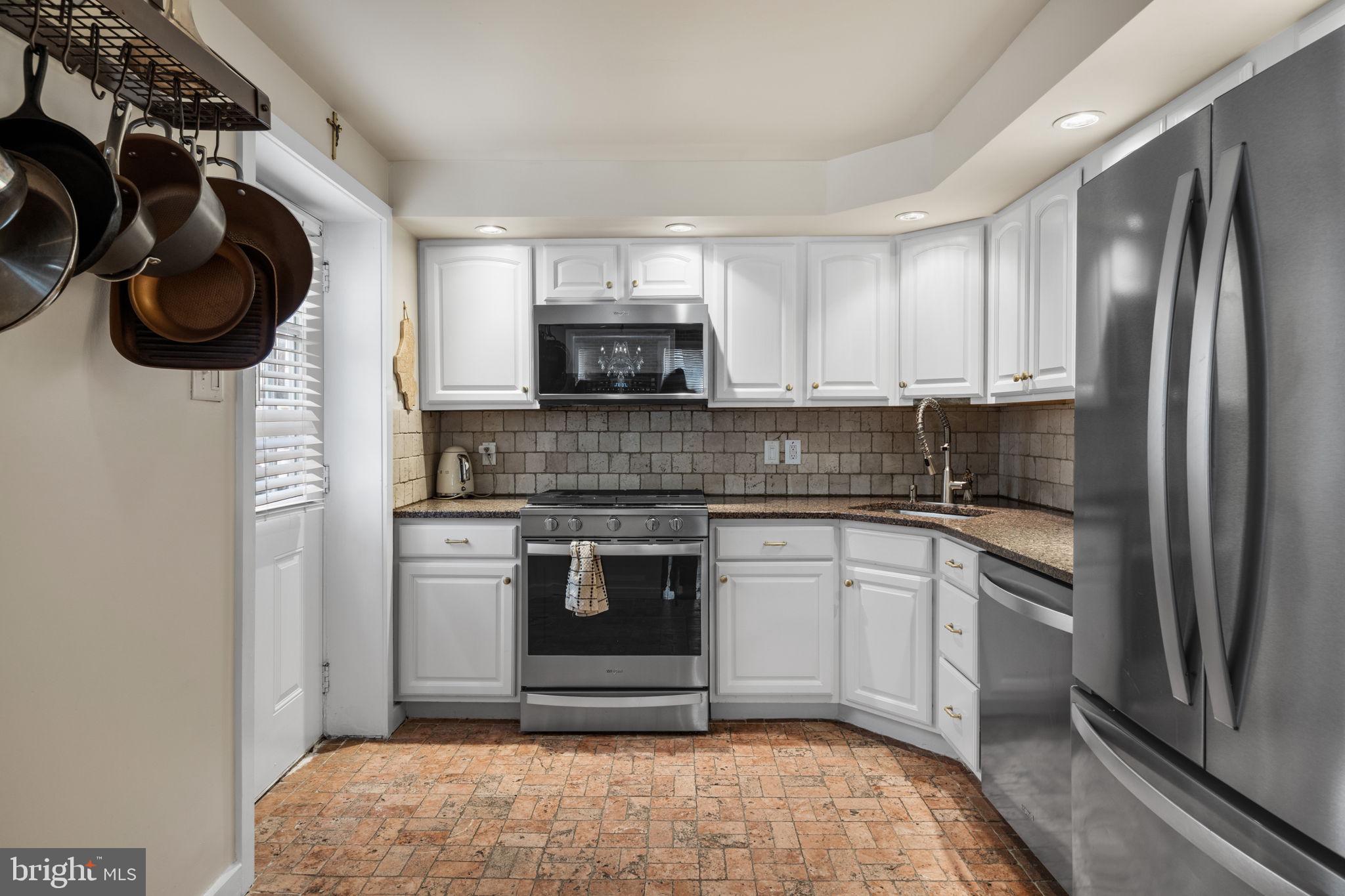 FAIRMOUNT - Residential