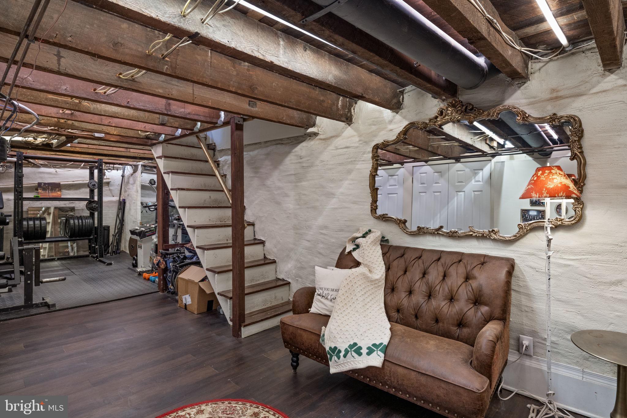 FAIRMOUNT - Residential