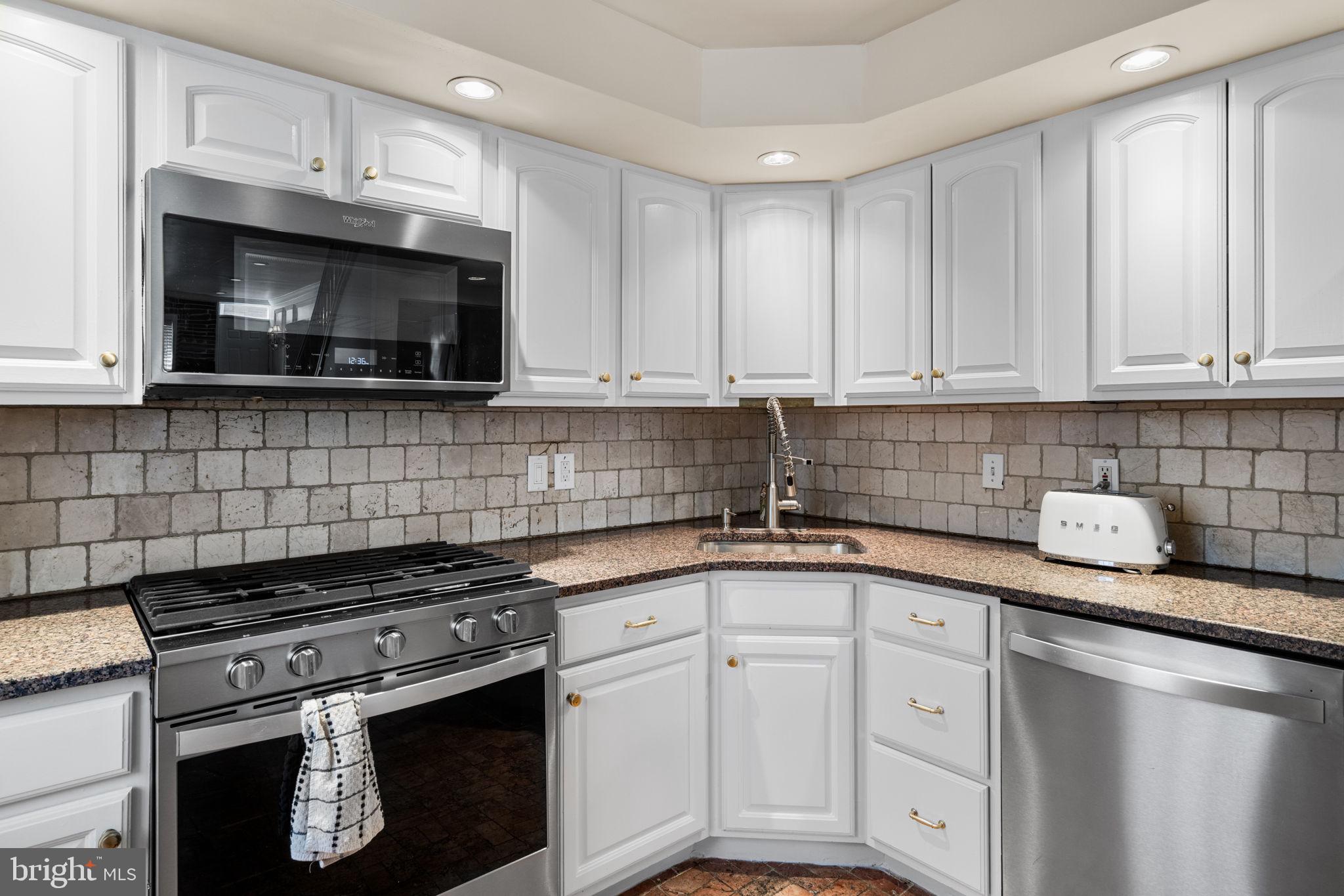 FAIRMOUNT - Residential