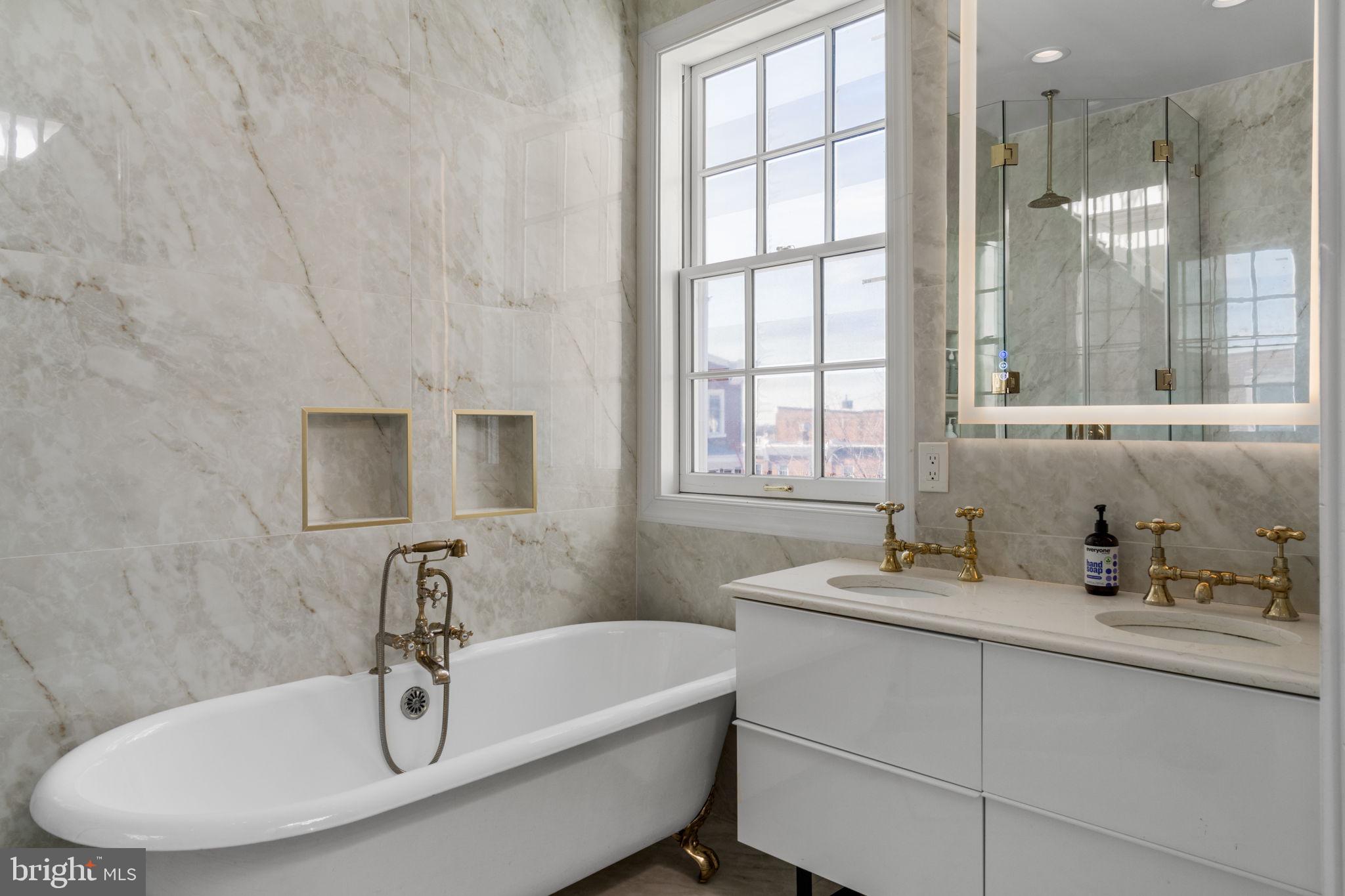 FAIRMOUNT - Residential