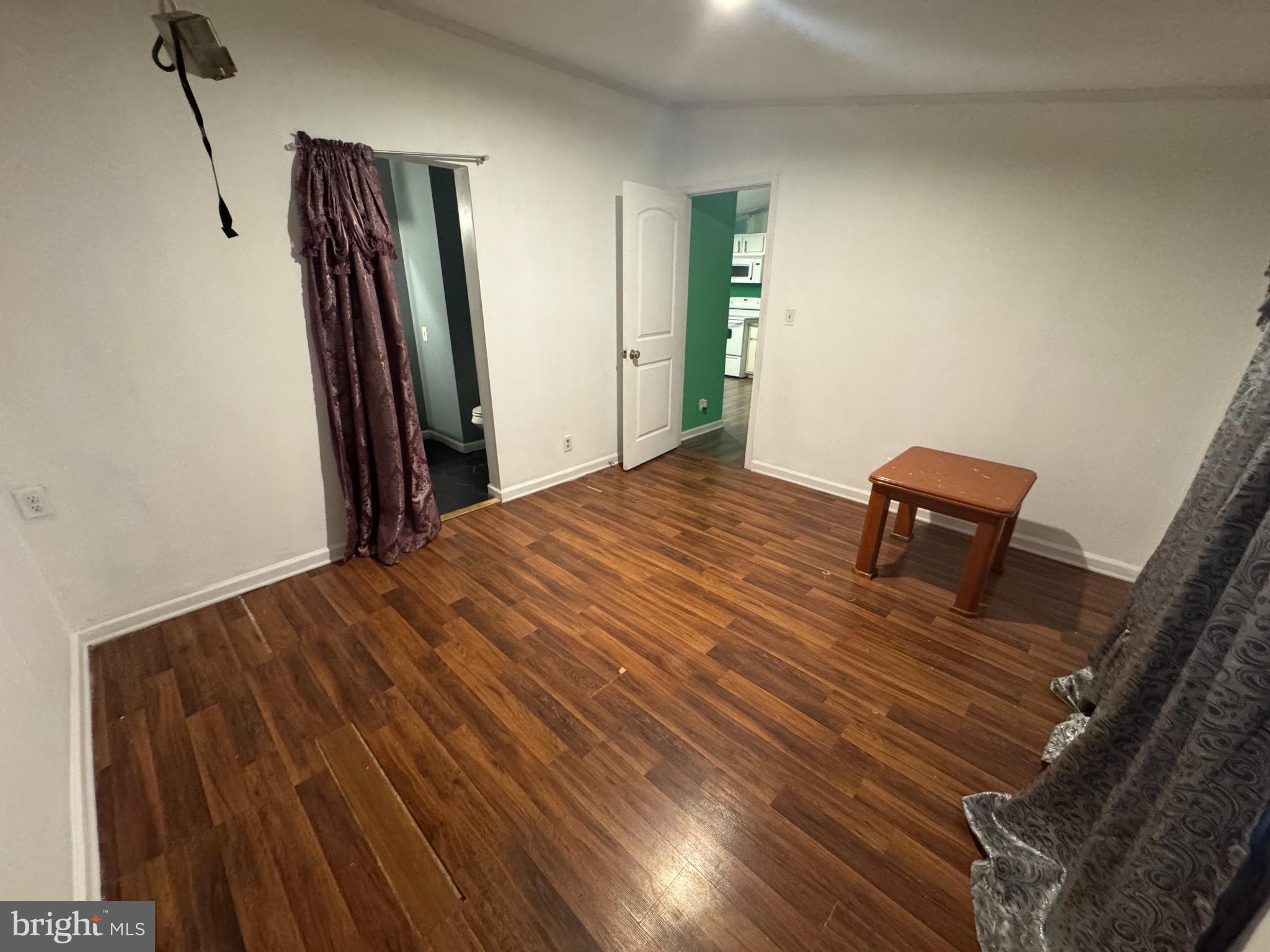 CHARLES TOWN - Residential