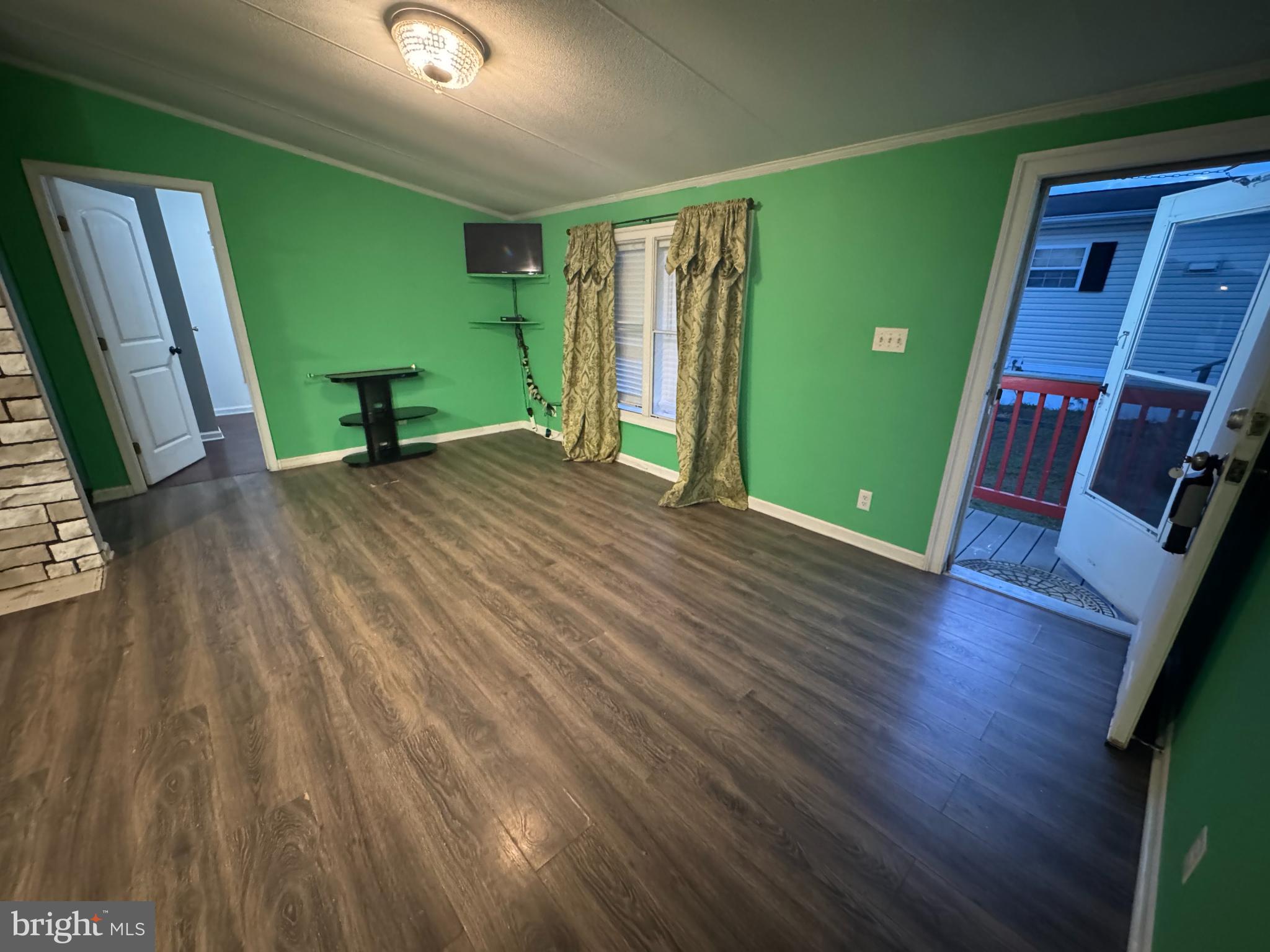 CHARLES TOWN - Residential