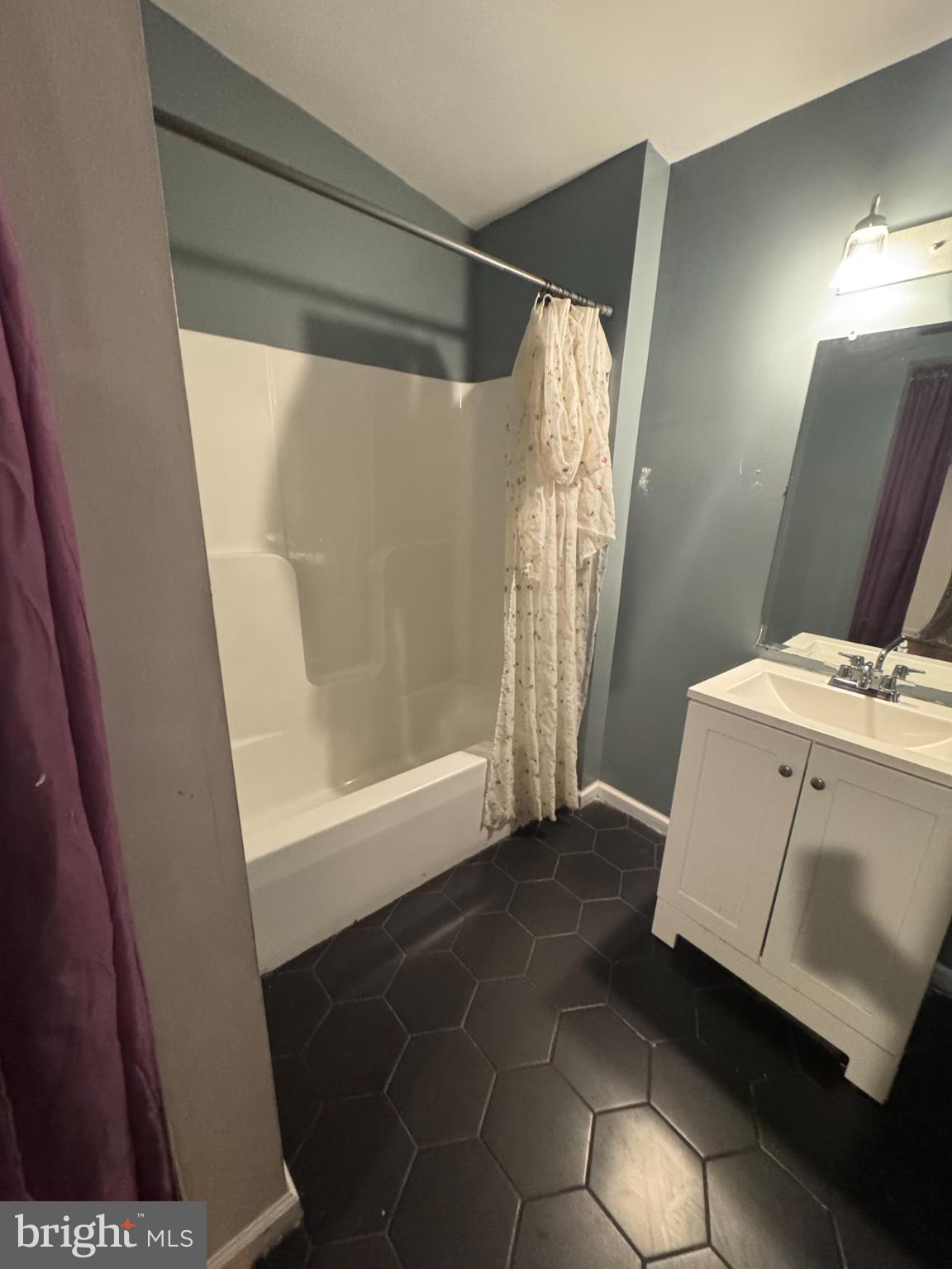 CHARLES TOWN - Residential