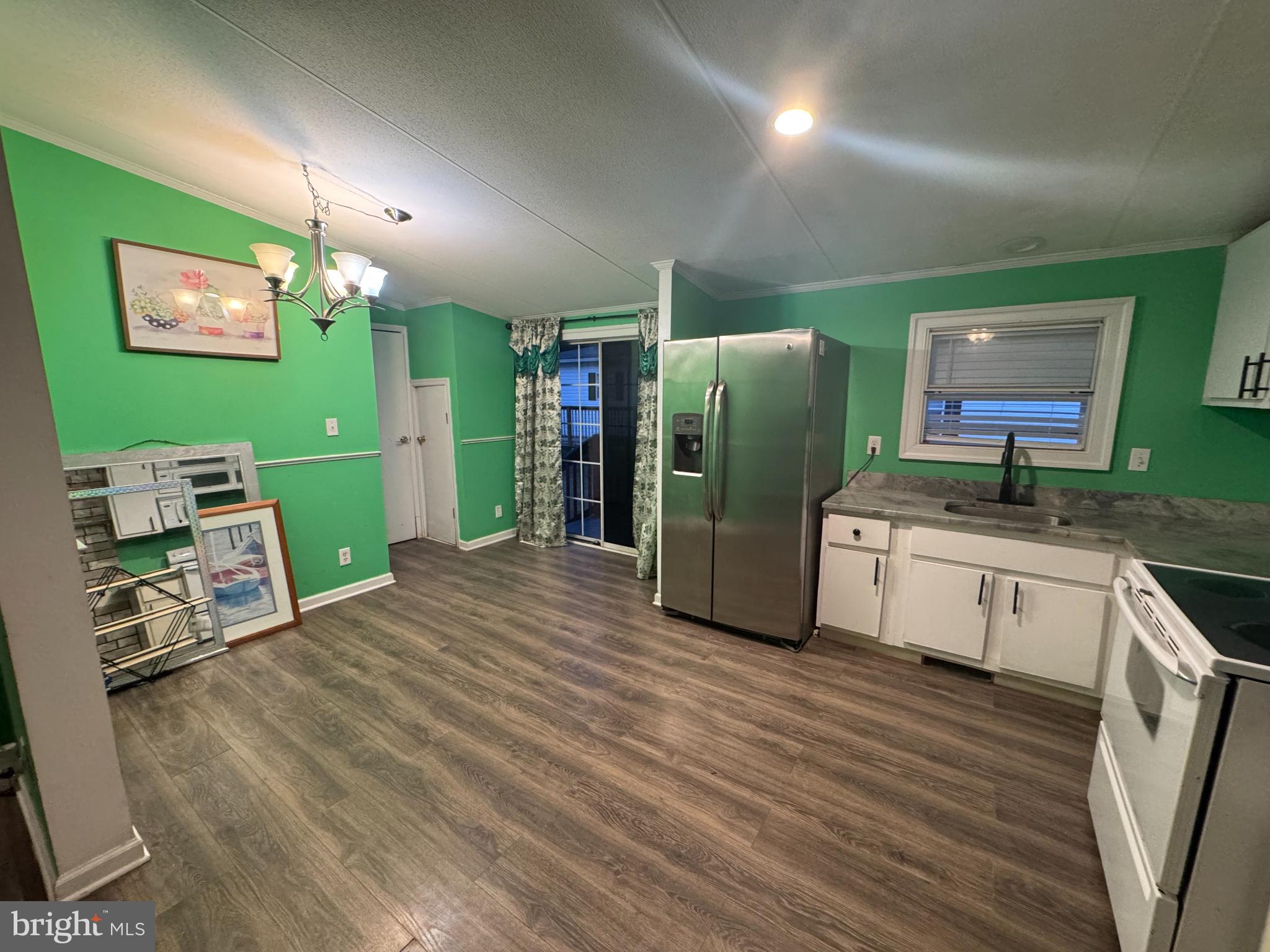 CHARLES TOWN - Residential