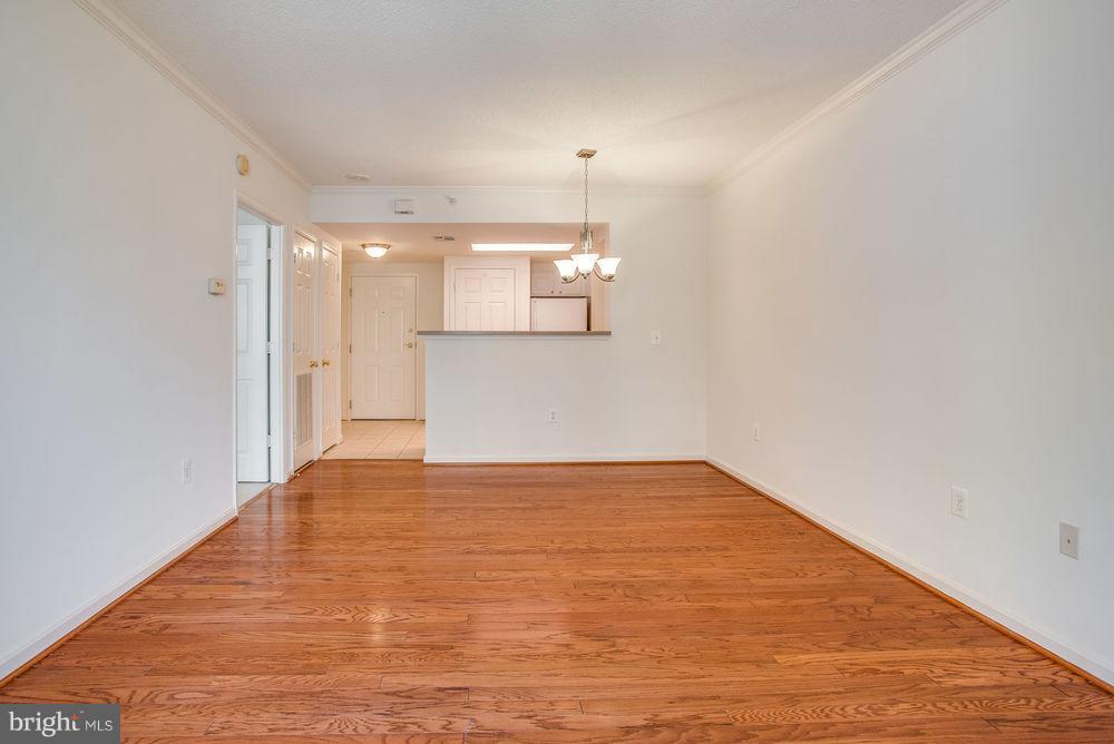 LEXINGTON SQUARE - Residential