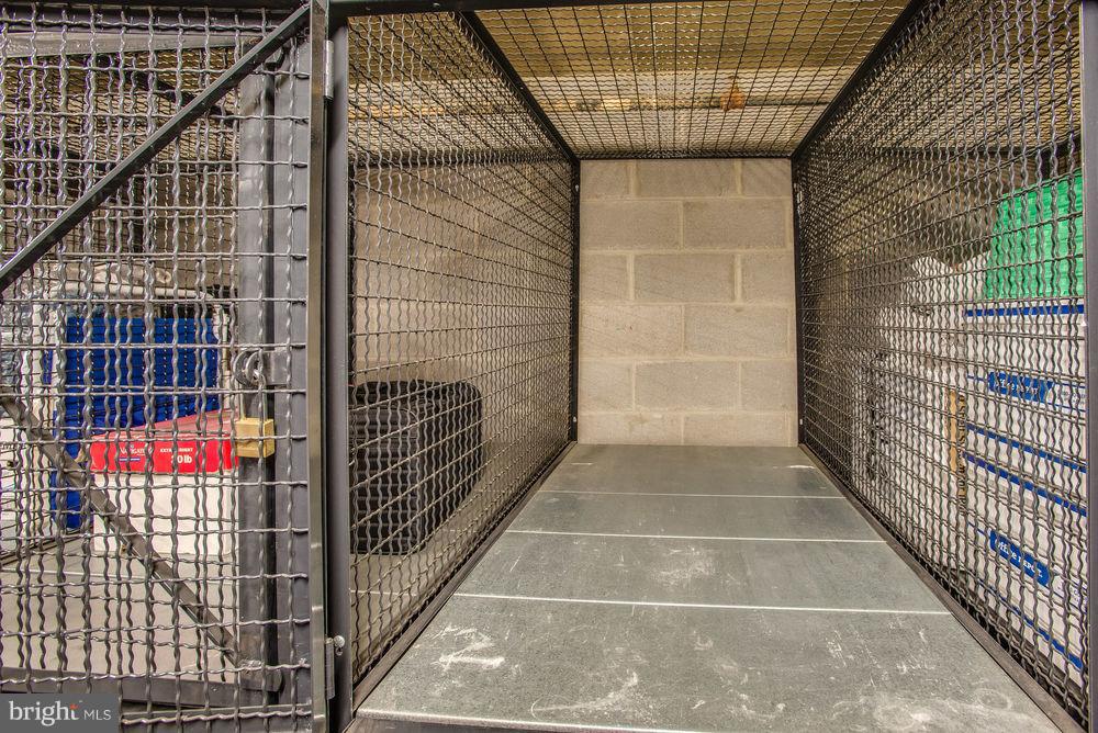 LEXINGTON SQUARE - Residential