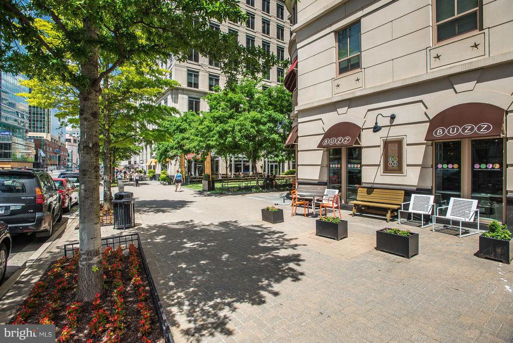 LEXINGTON SQUARE - Residential