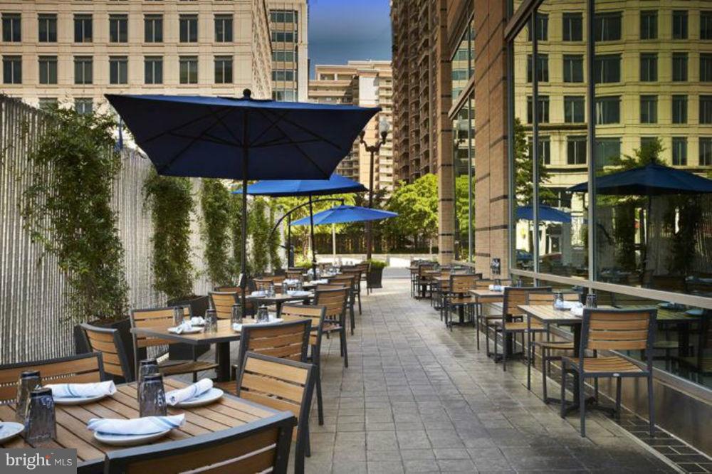 LEXINGTON SQUARE - Residential