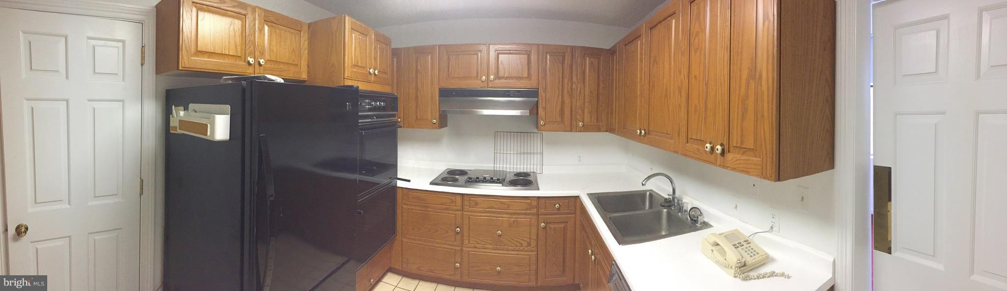 HARBOR COURT CONDOMINIUMS - Residential Lease