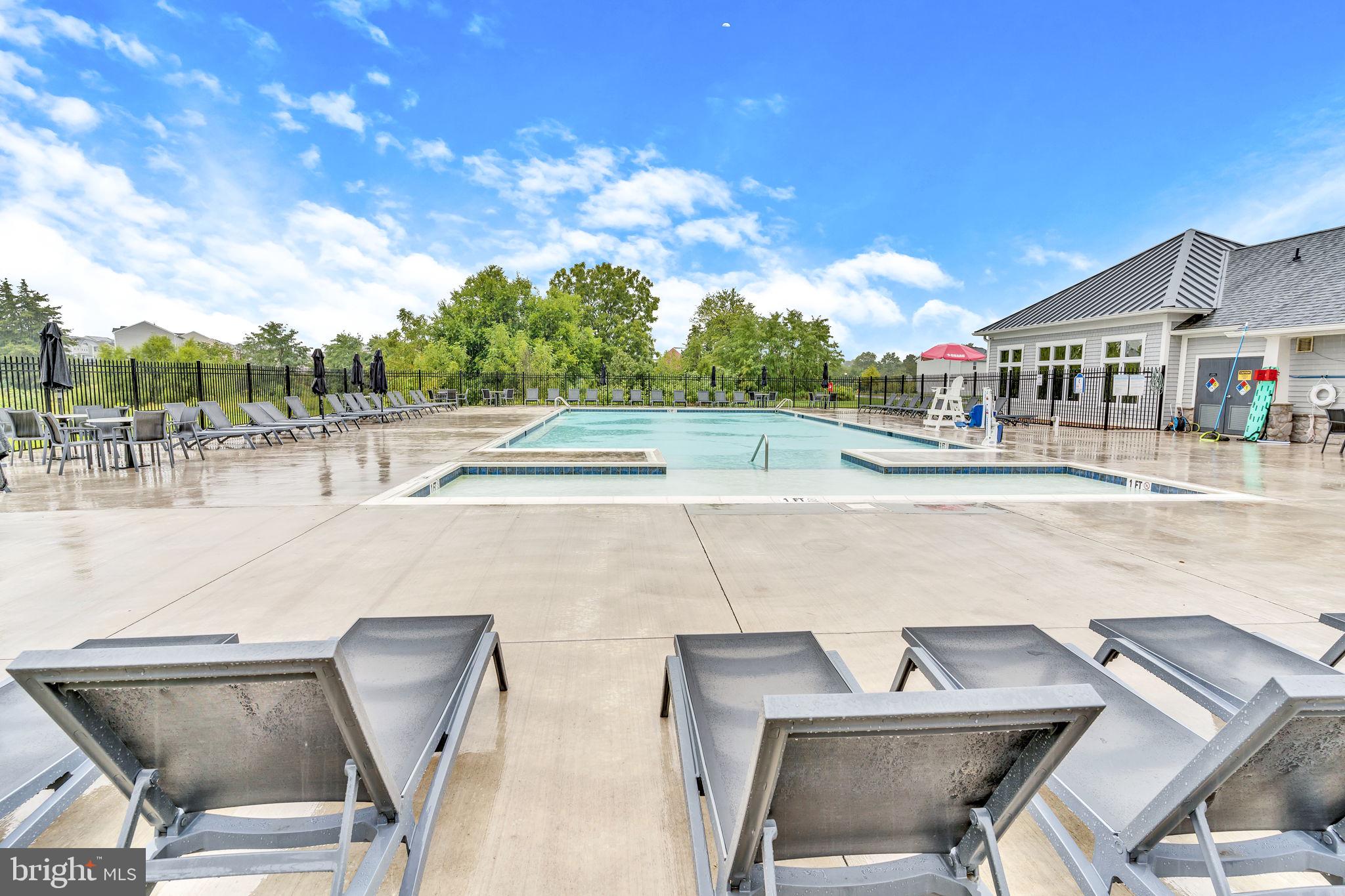 MEADE'S CROSSING - Residential