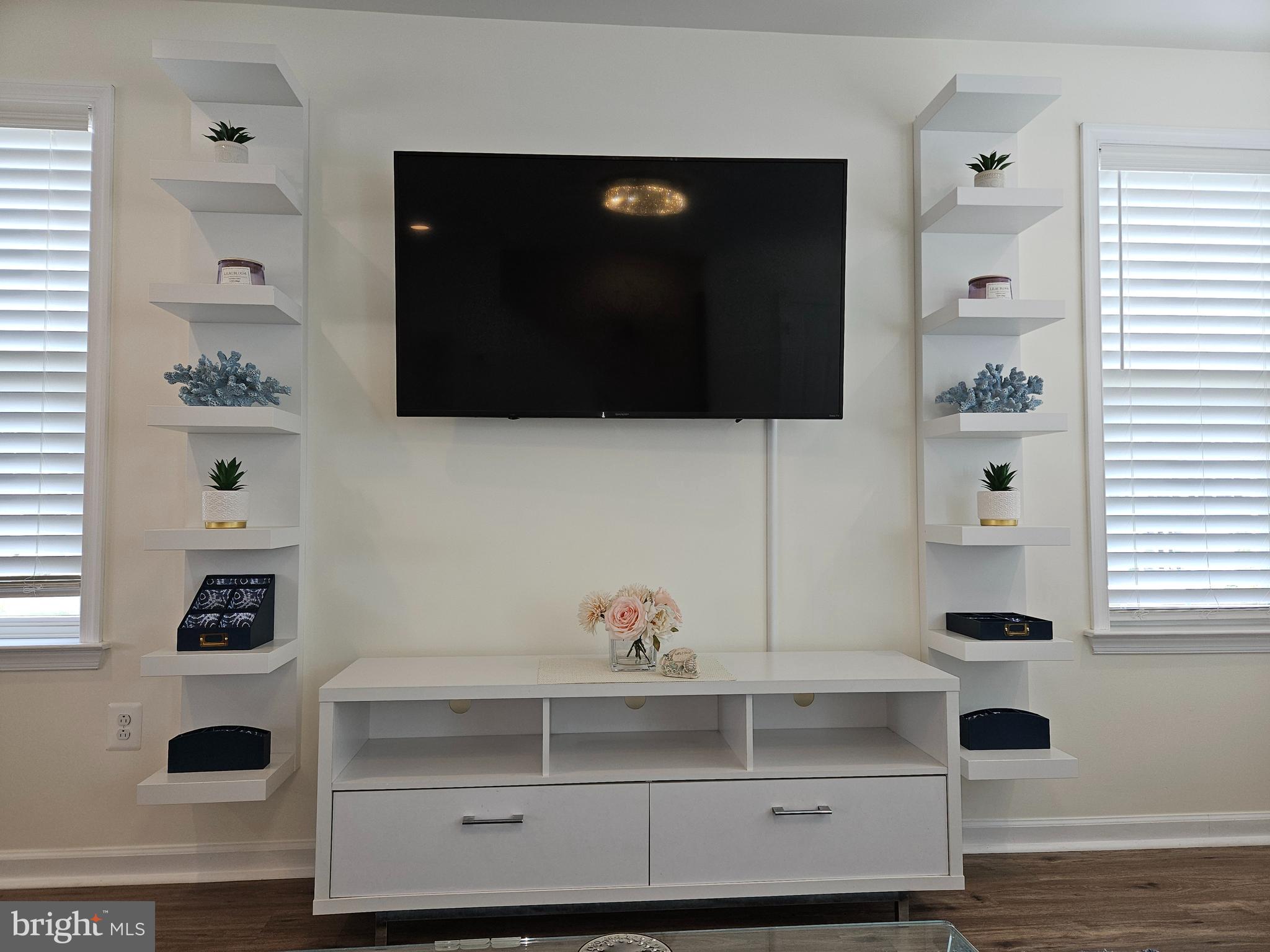 MEADE'S CROSSING - Residential